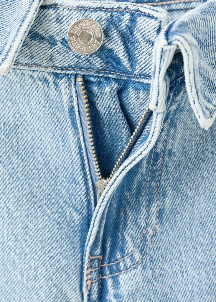 Low-waist jeans with turn-ups — Light Blue