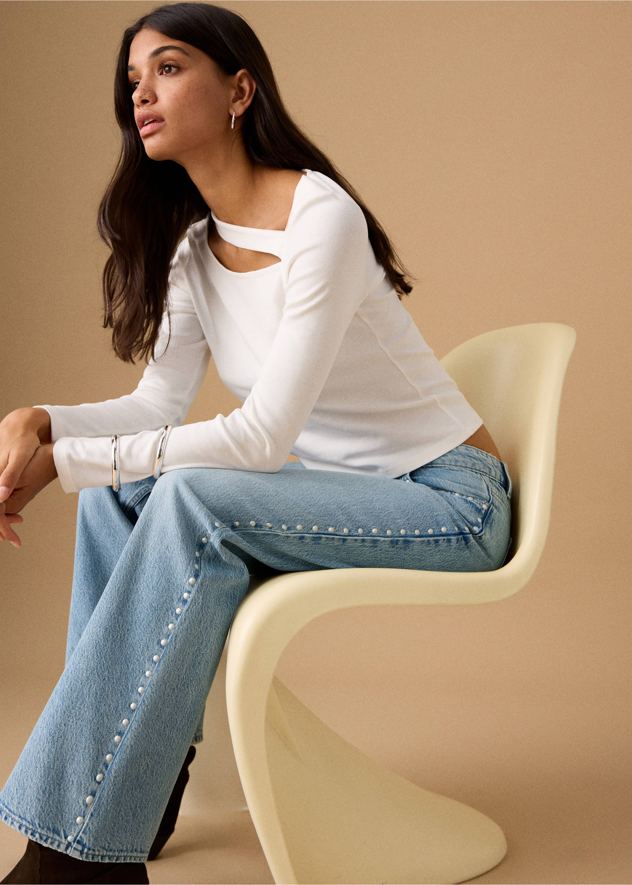 جينز مستقيم مزين بالمسامير - تفاصيل المنتج 1, أزرق متوسط. Ref: 27011251-00.