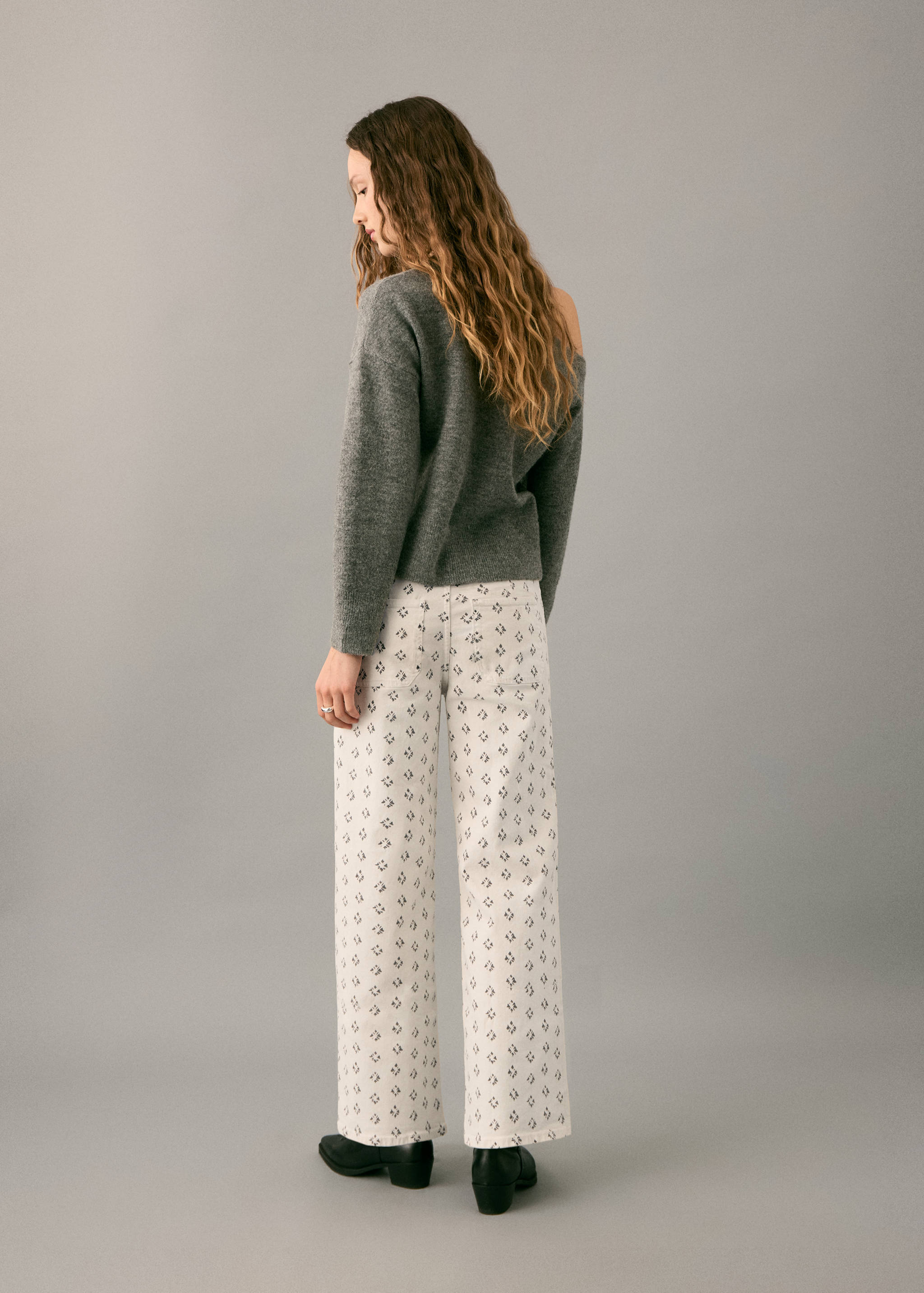 Прямые джинсы с принтом - Обратная сторона изделия