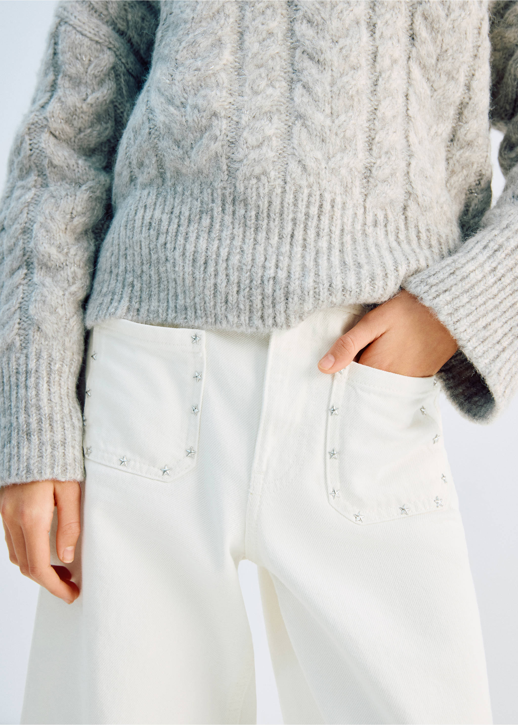 Jean clous étoiles - Plan moyen, Blanc. Ref: 27011263-00.