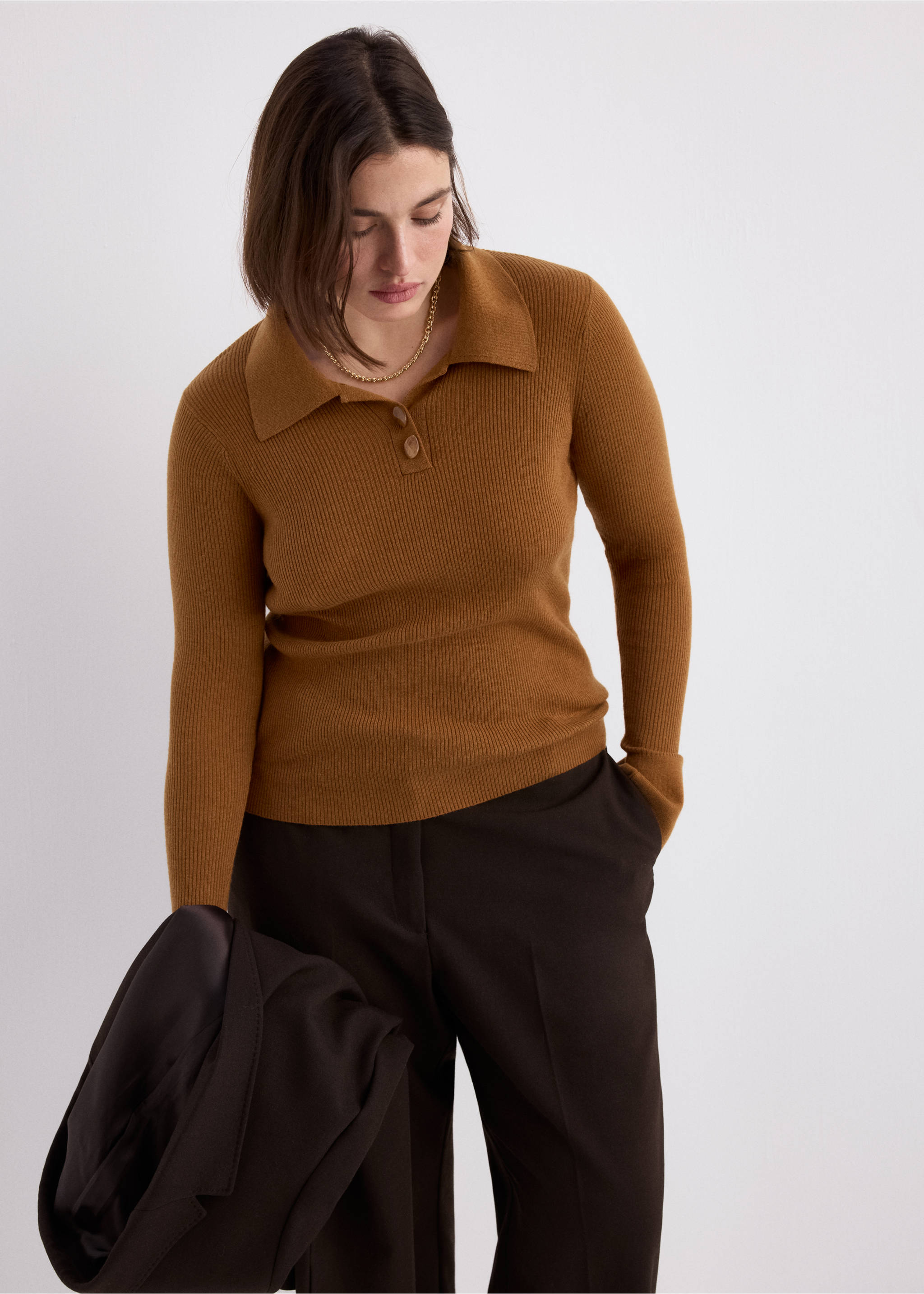 Polo-neck ribbed sweater - Details of the article 5, Tobacco Brown. Ref: 27011277-00.