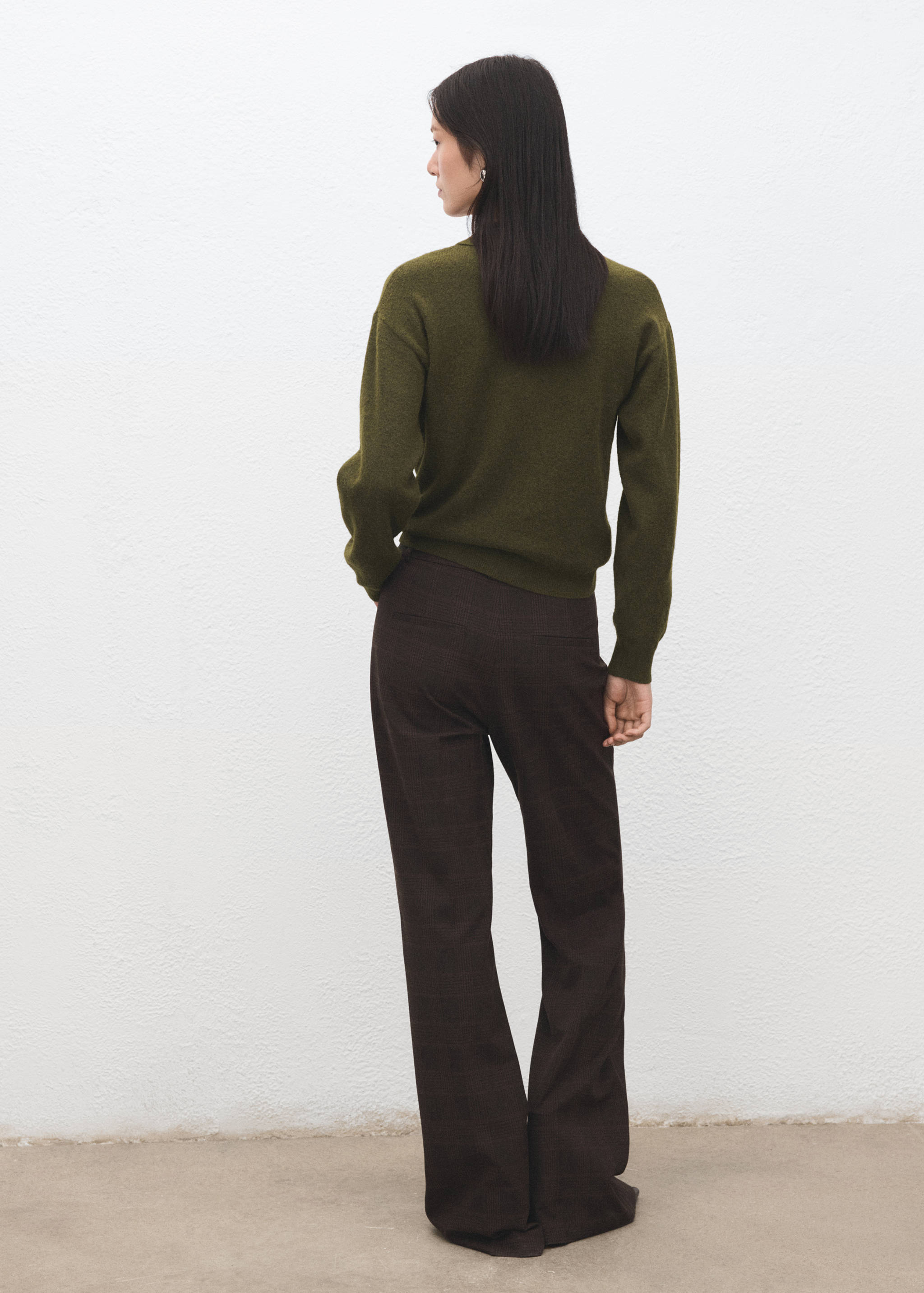 Long-sleeved polo-neck sweater - Reverse of the article