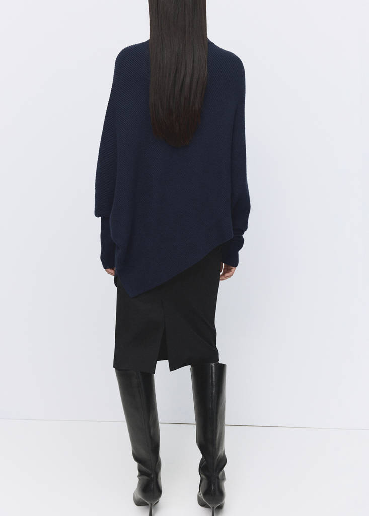 Sweater with asymmetrical roll neck — Navy
