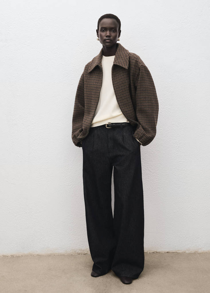 Round-neck knitted sweater — Ecru
