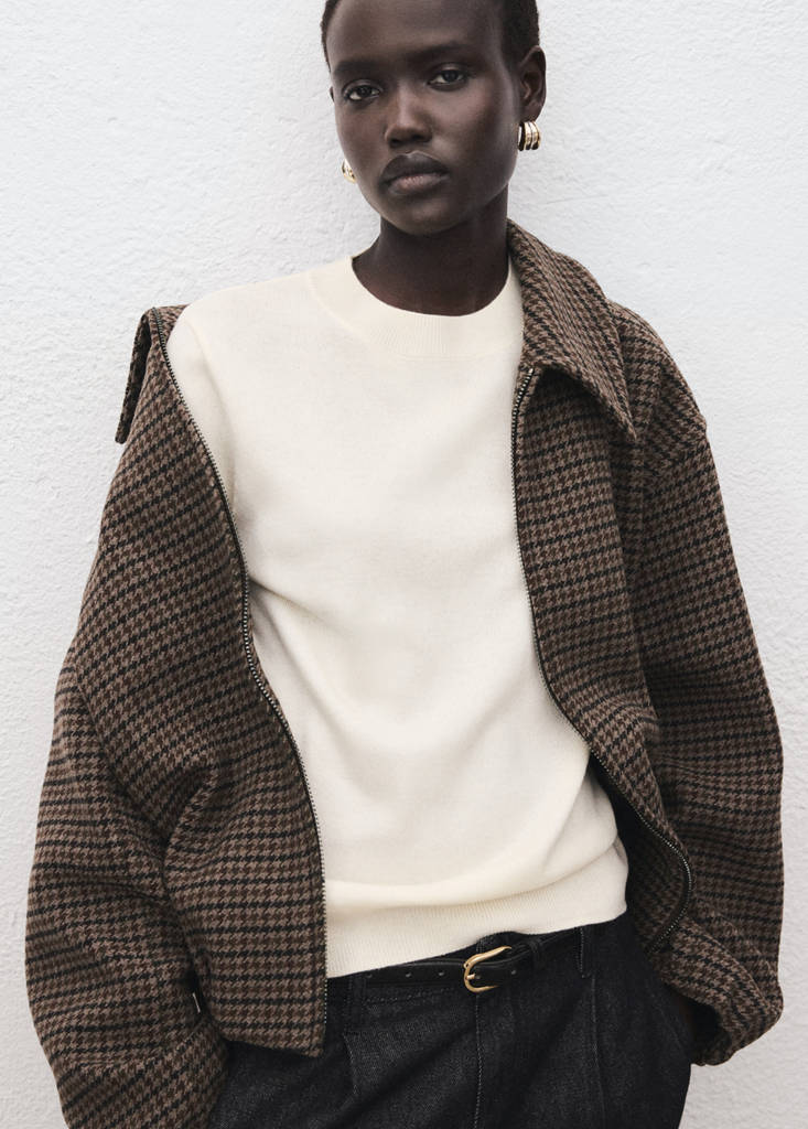 Round-neck knitted sweater — Ecru