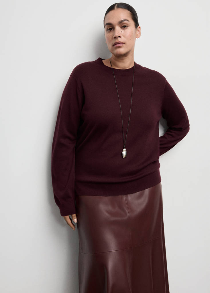 Round-neck knitted sweater — Wine