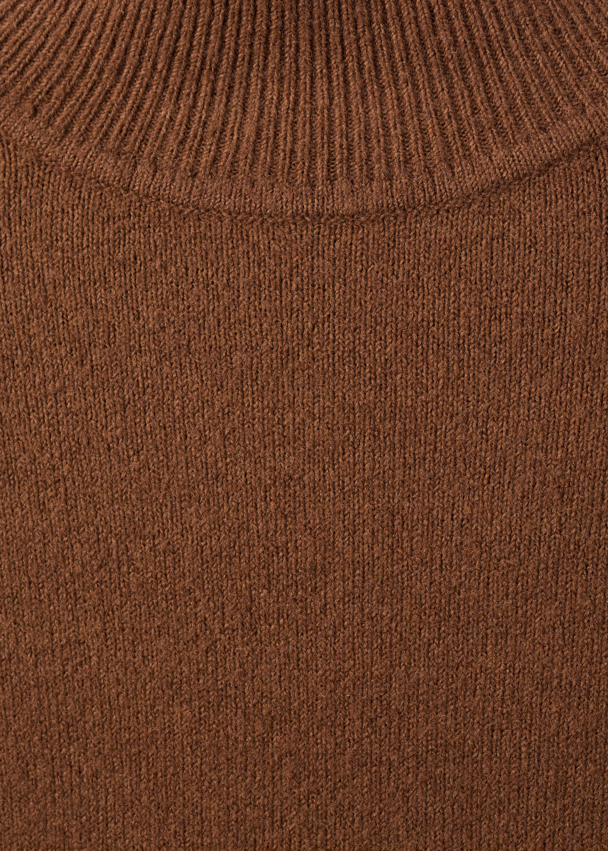 Sweater with buttoned cuffs and perkins collar - Details of the article 8