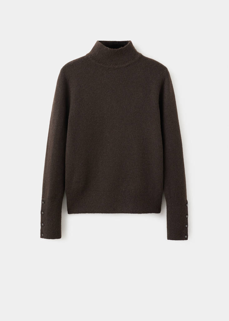 Sweater with buttoned cuffs and perkins collar — Chocolate