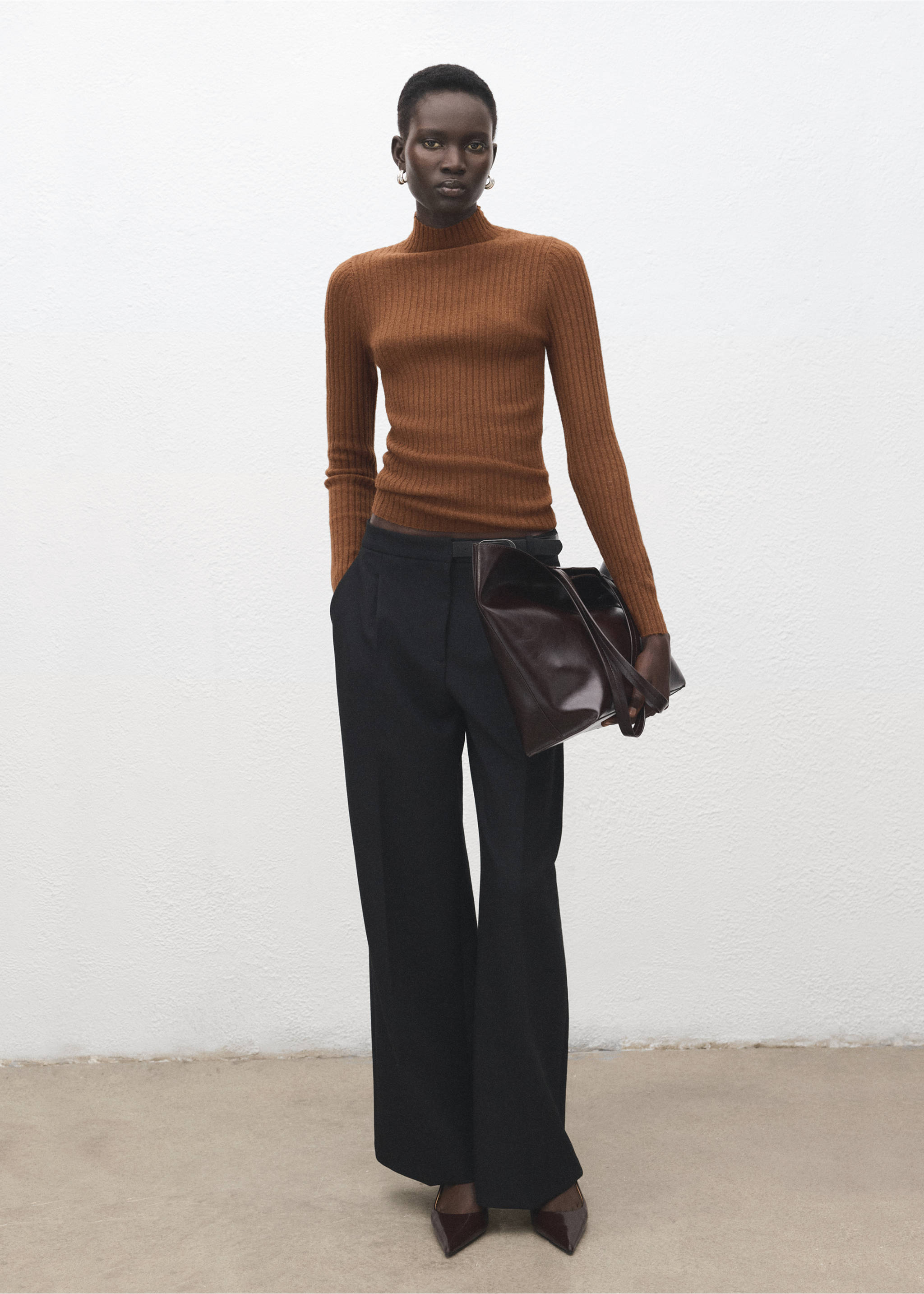 Pull cintré à col cheminée - Plan général, Caramel. Ref: 27011289-00.