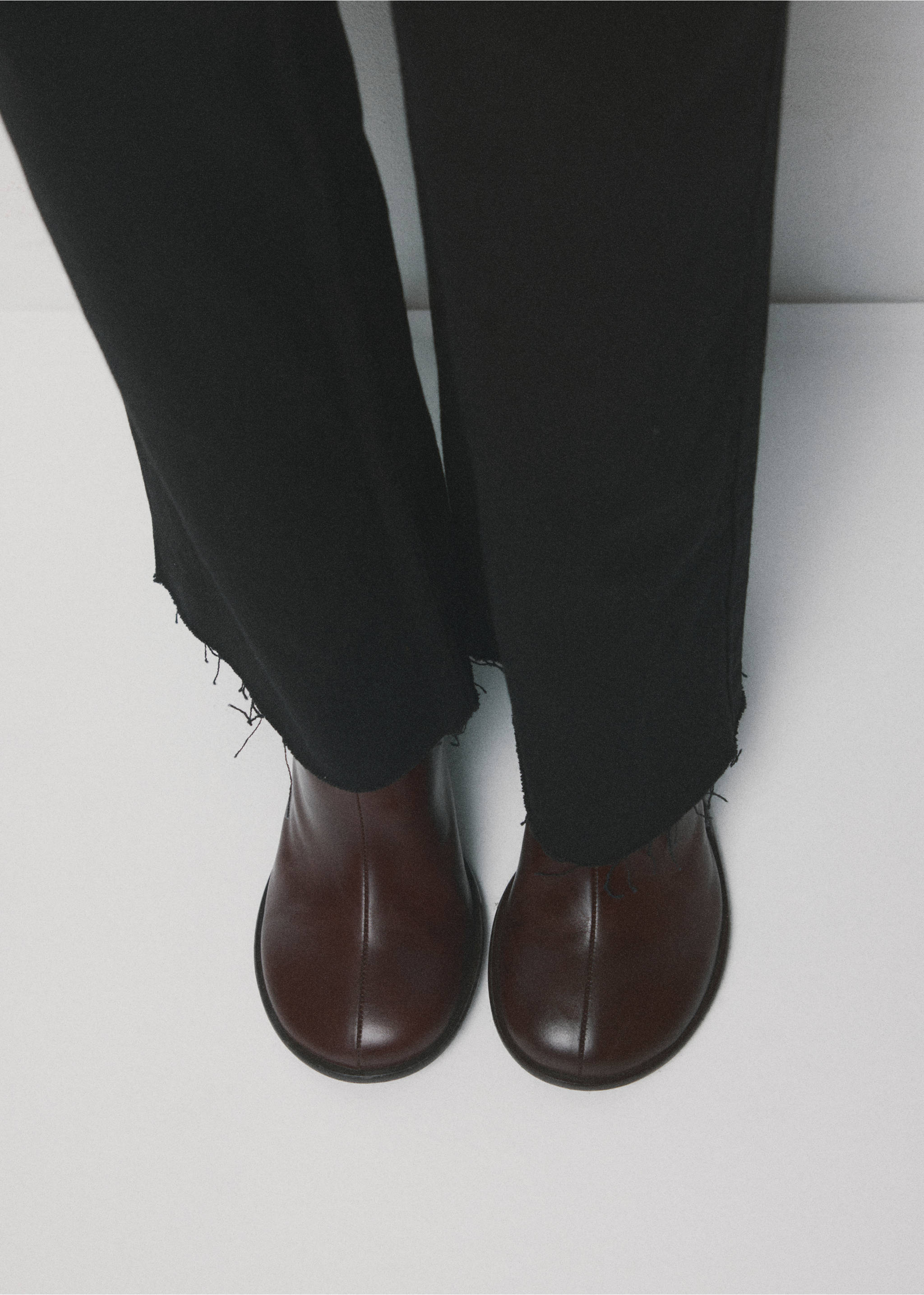 Wide leg maternity jeans - Details of the article 6, Black denim. Ref: 27011292-00.