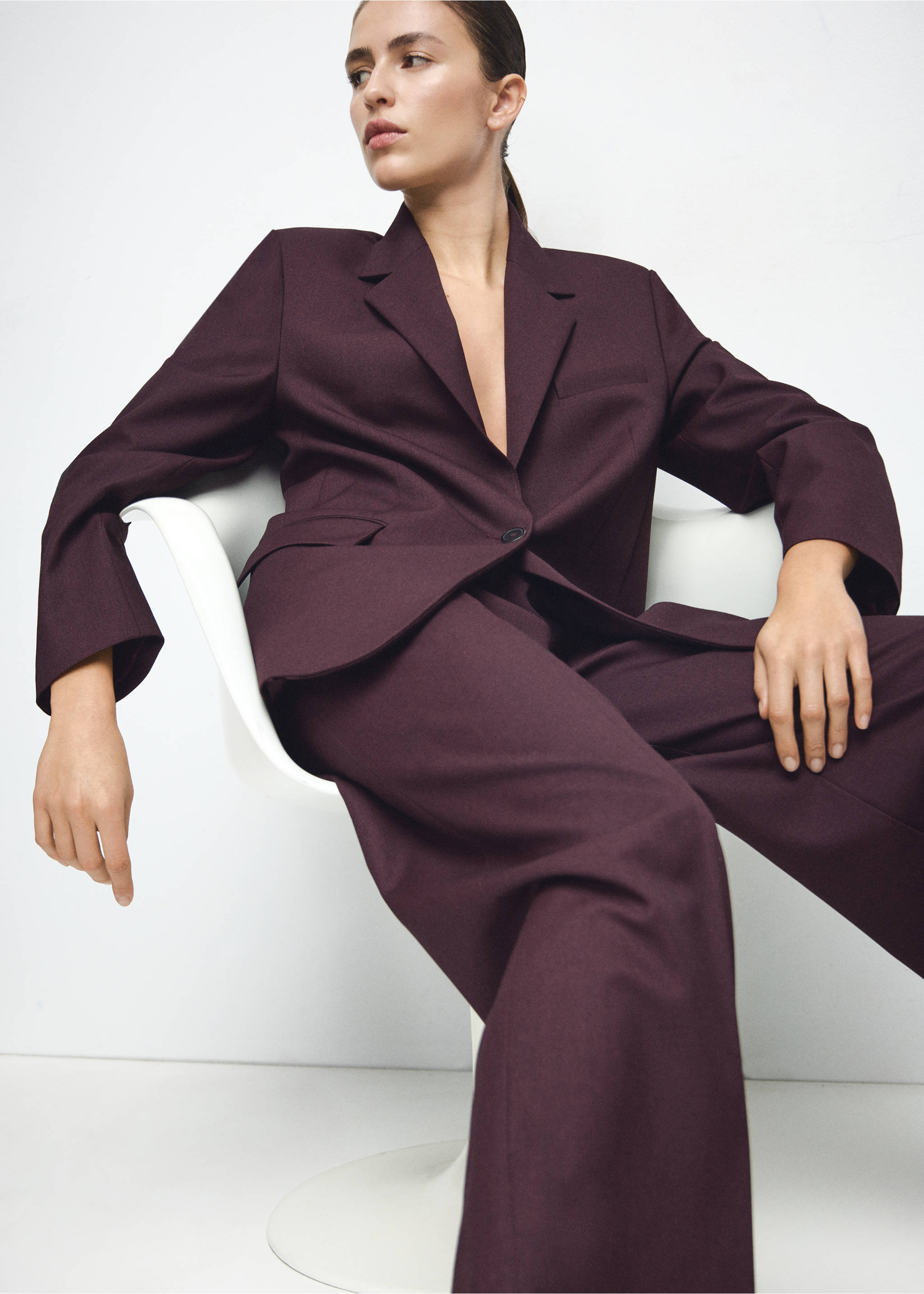 Pantalon costume large - Détail de l'article 2, Lie de vin. Ref: 27011299-00.