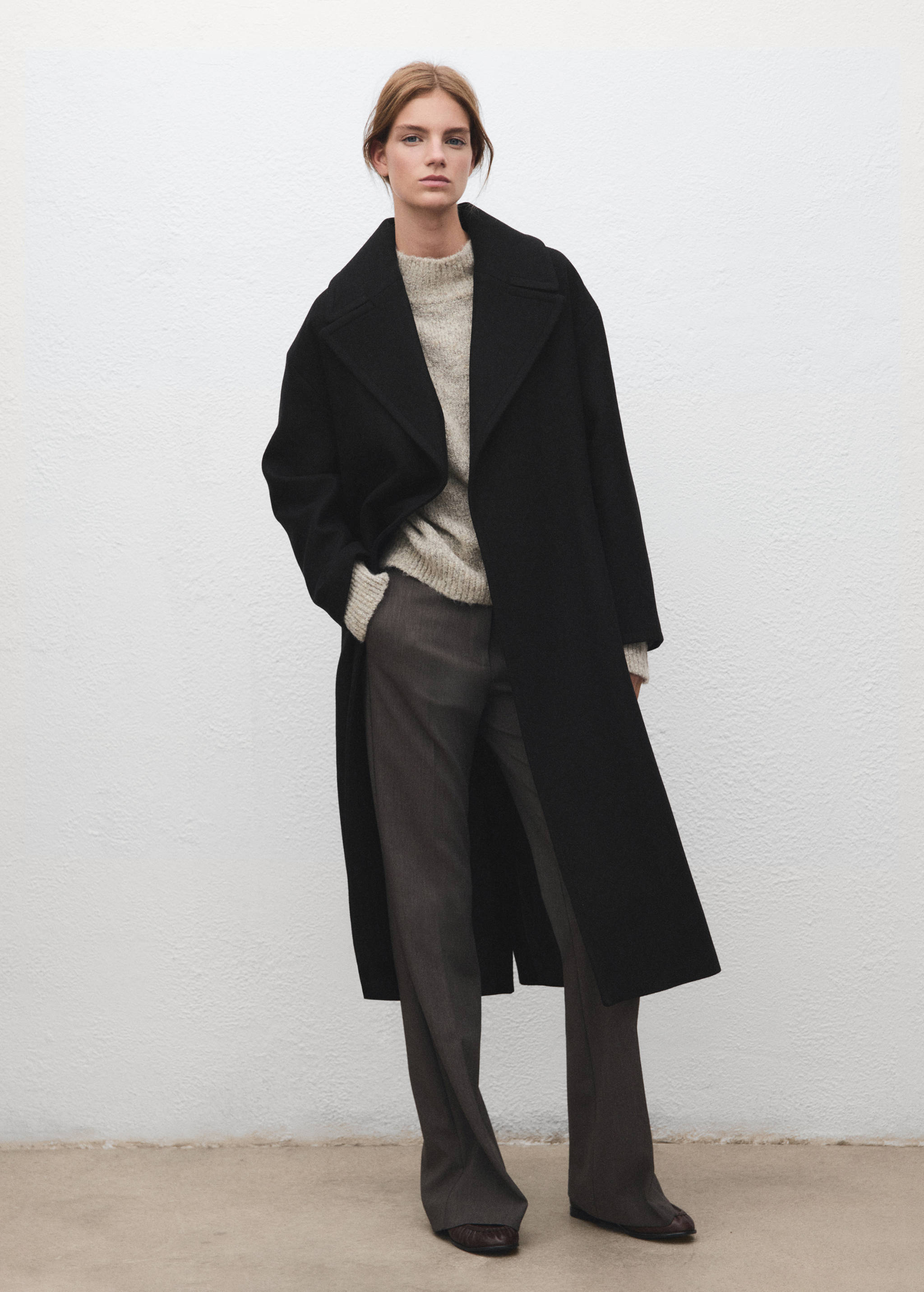 معطف من الصوف بحزام من تصميم مانتيكو - رؤية عامة