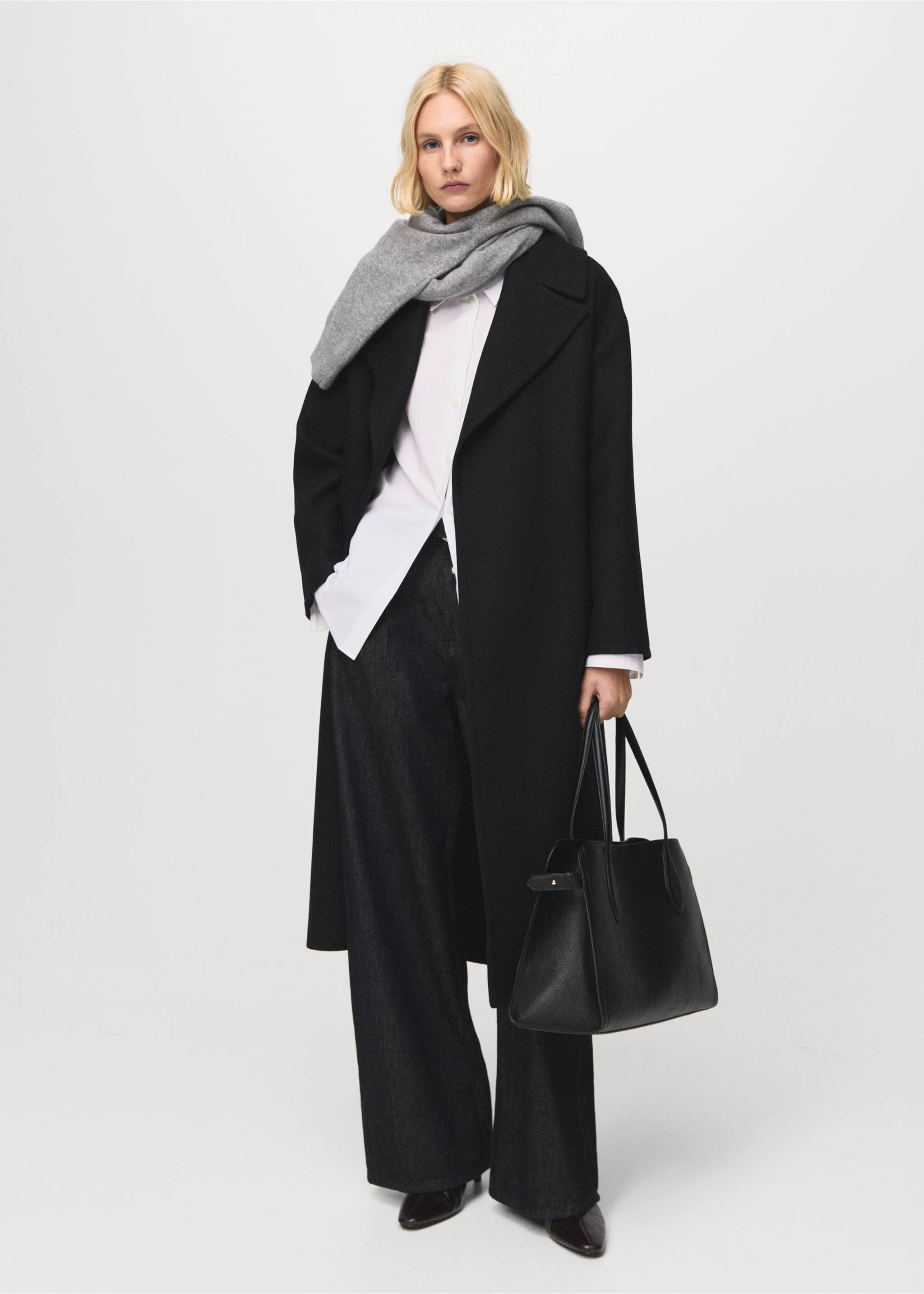 Manteco wool coat with belt - General plane, Black. Ref: 27011308-00.