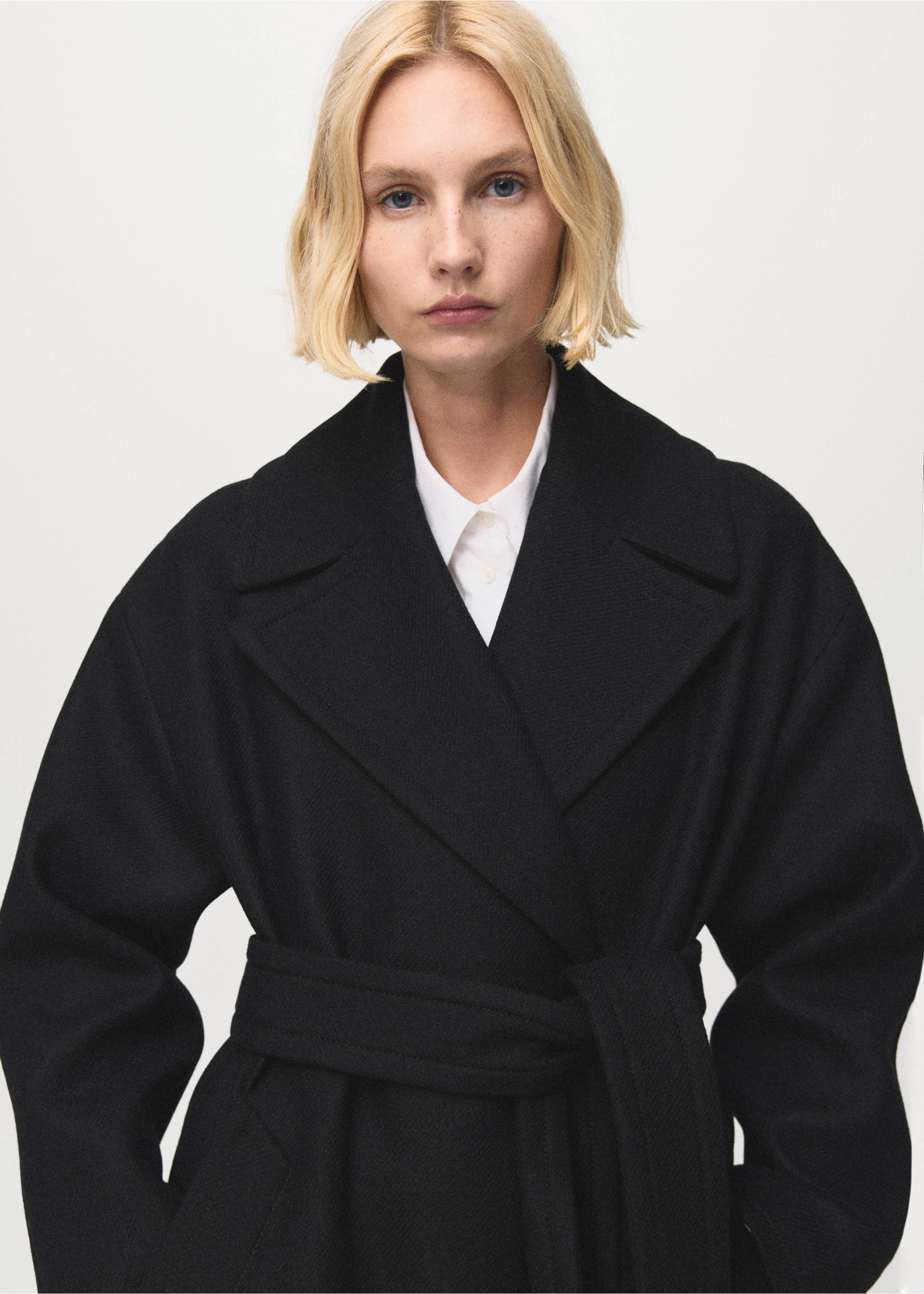 Manteco wool coat with belt - Details of the article 6, Black. Ref: 27011308-00.
