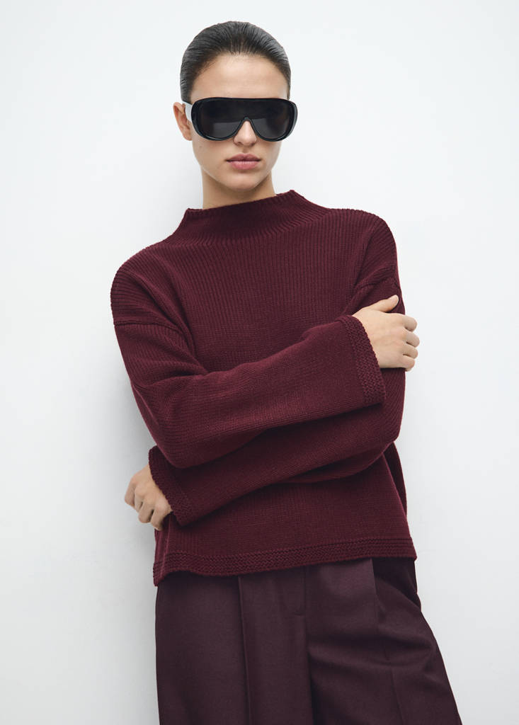 Knitted sweater with perkins neck