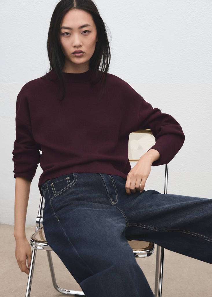 Round-neck knitted sweater — Wine