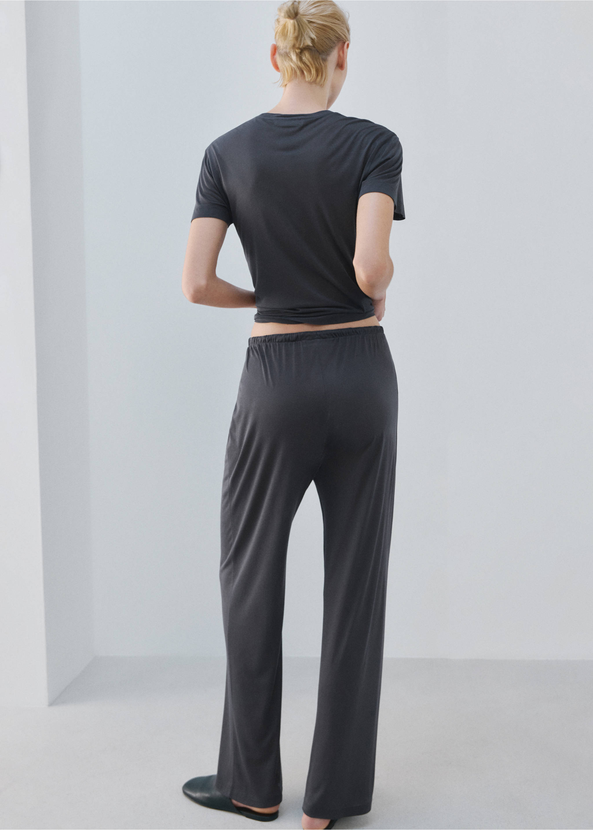 بنطلون بيجامة ميكرومودال - الجهة الخلفية للمنتج, فحمي. Ref: 27011320-00.