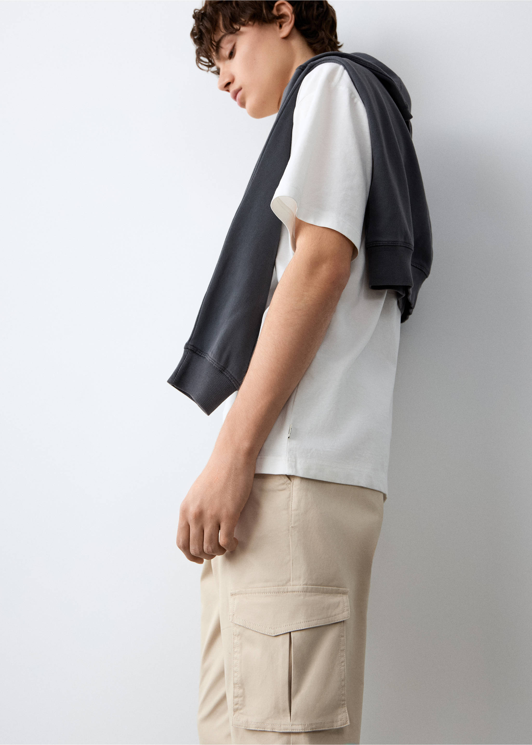 Straight cargo pants - Details of the article 1, Ice Grey. Ref: 27011515-00.