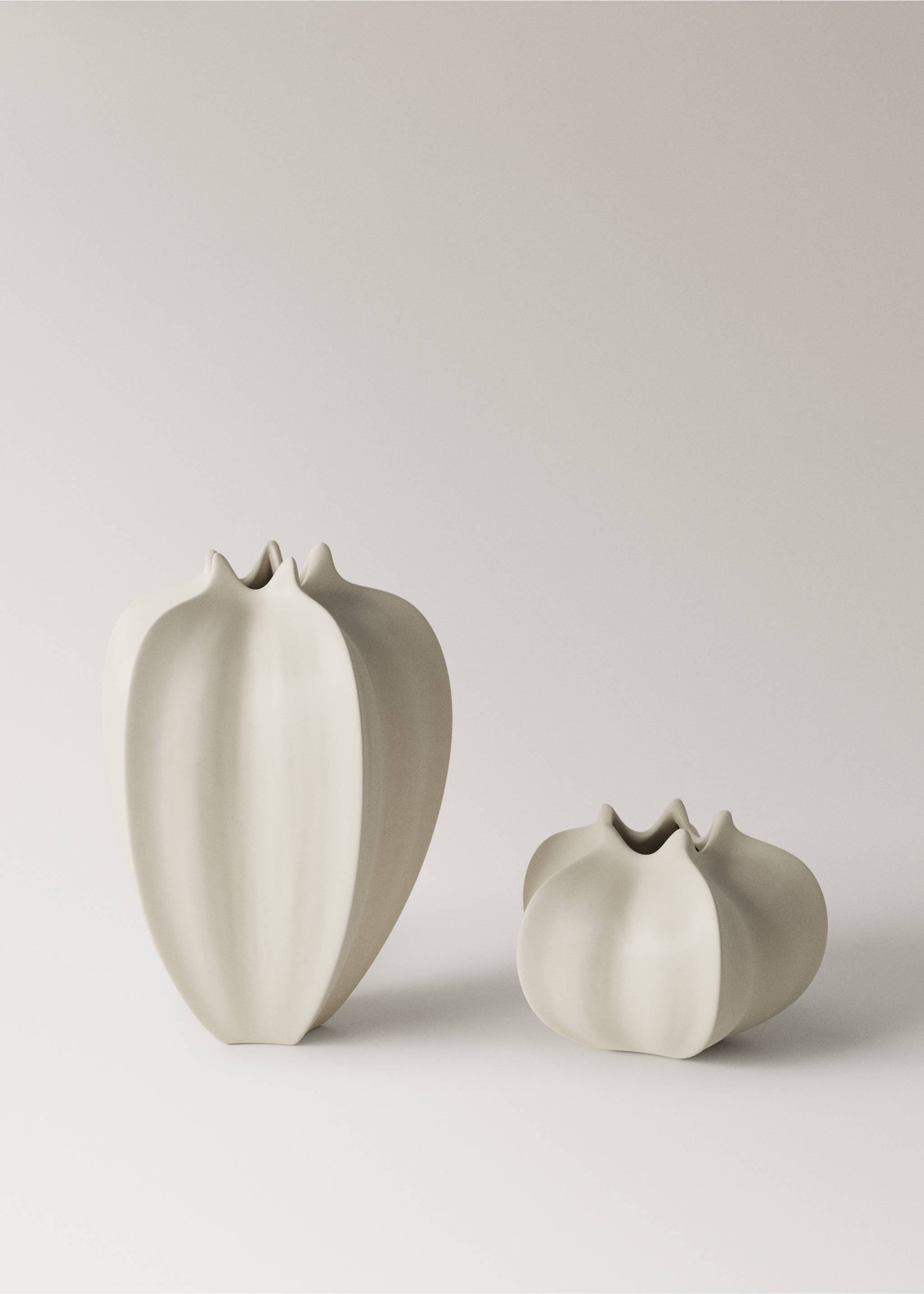 Vază înaltă din ceramică pentru flori - Detaliu al articolului 3, Alb-murdar. Ref: 27011525-00.