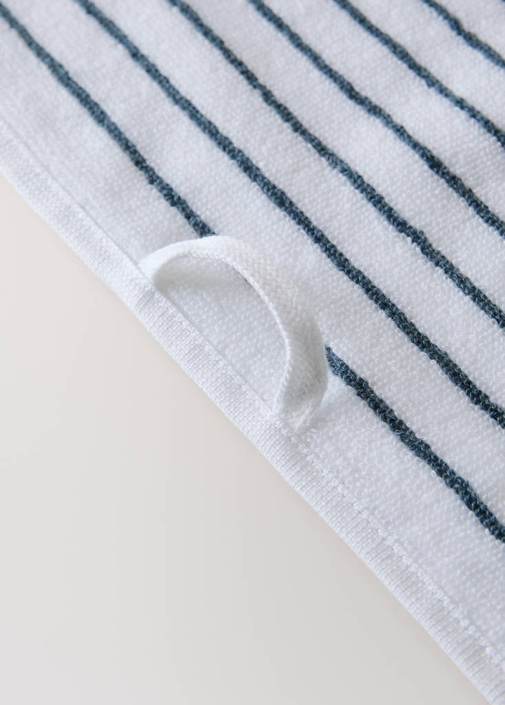 Two-tone striped cotton bath towel — White
