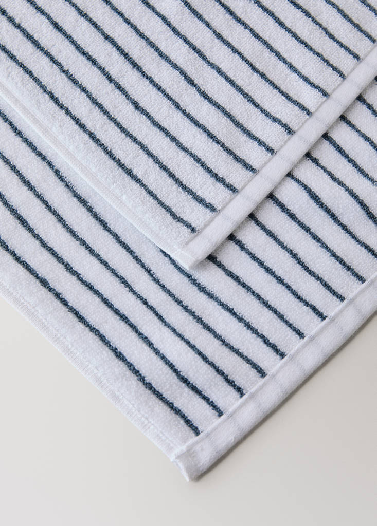 Two-tone striped cotton bath towel — White