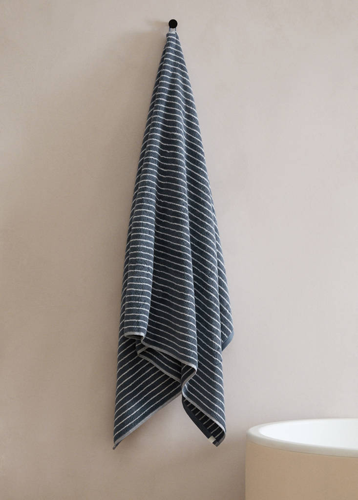 Two-tone striped cotton bath towel — Indigo Blue