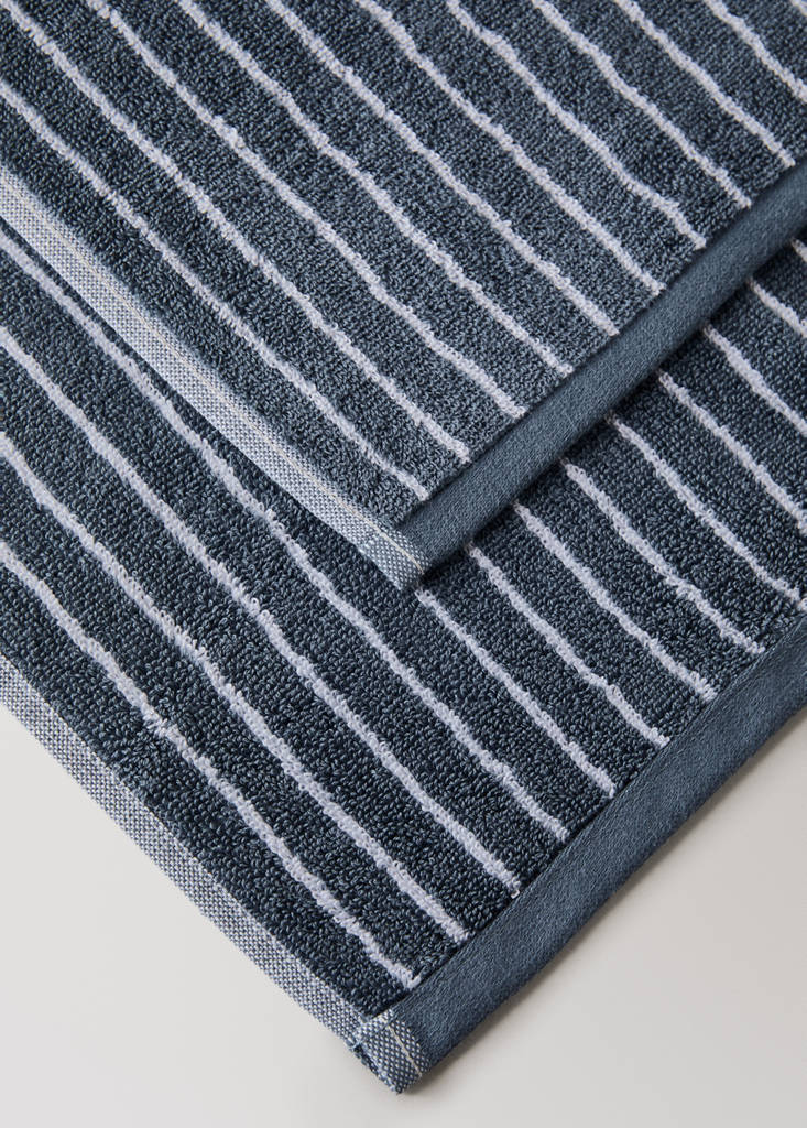 Two-tone striped cotton bath towel — Indigo Blue