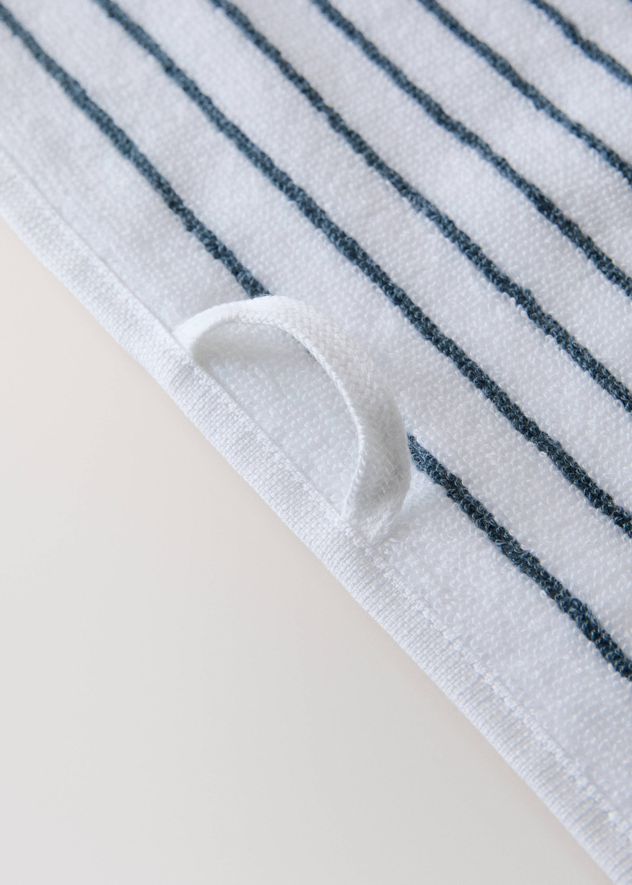 Two-tone striped cotton washcloth - Details of the article 2