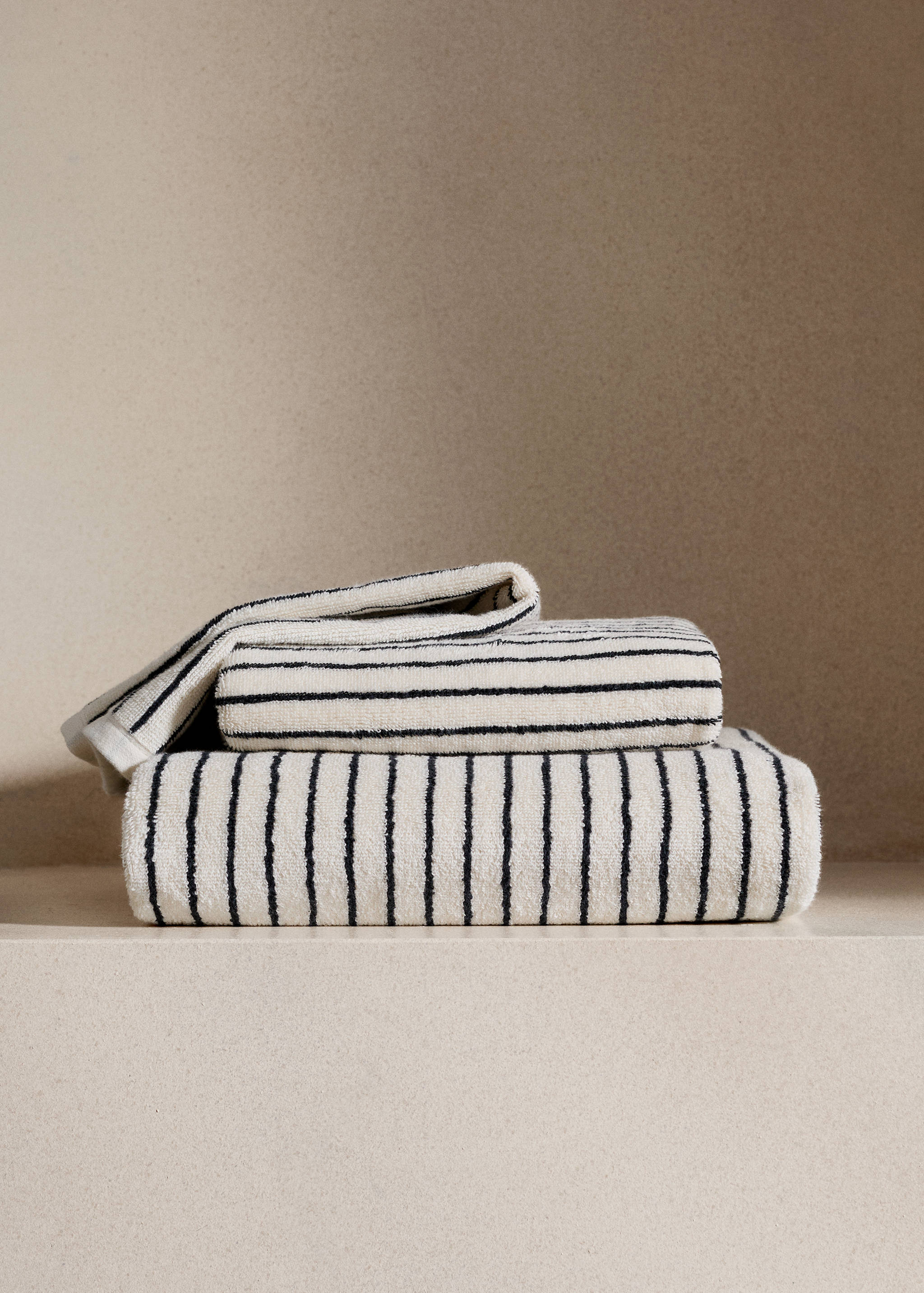 Two-tone striped cotton washcloth - General plane
