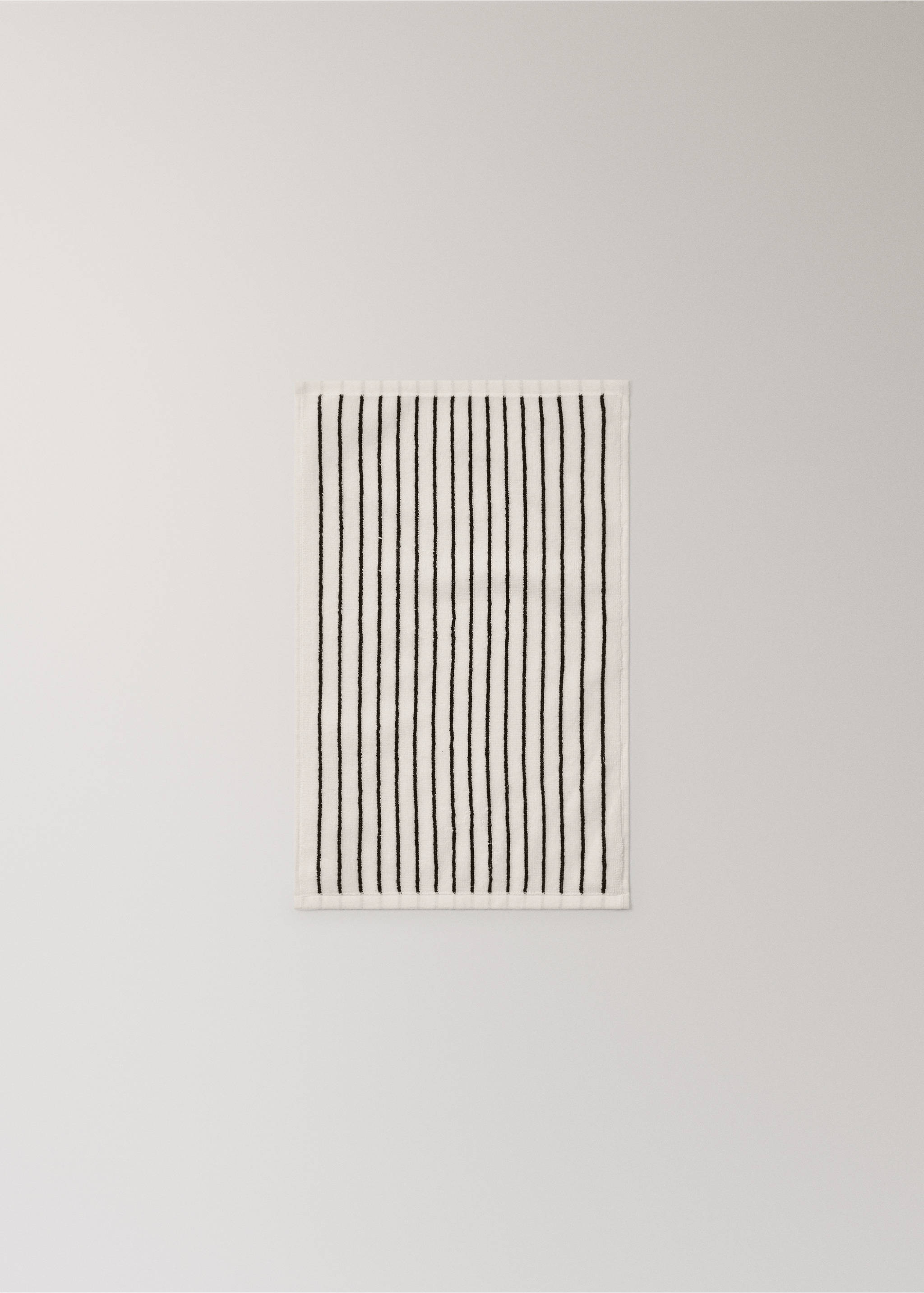 Cotton towel with two-tone stripes - Details of the article 3, Off White. Ref: 27011537-00.