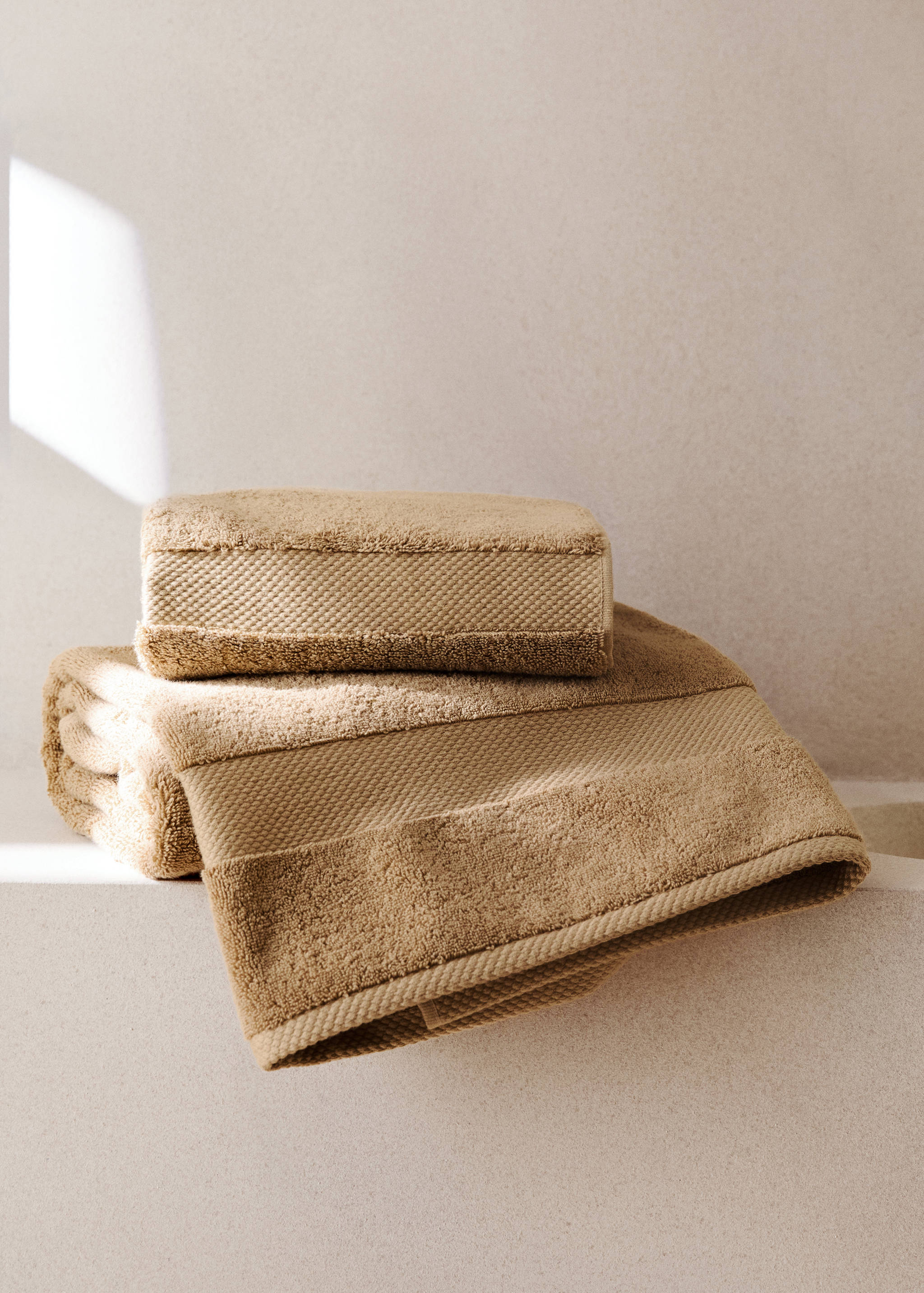 Extra-soft cotton hand towel - General plane