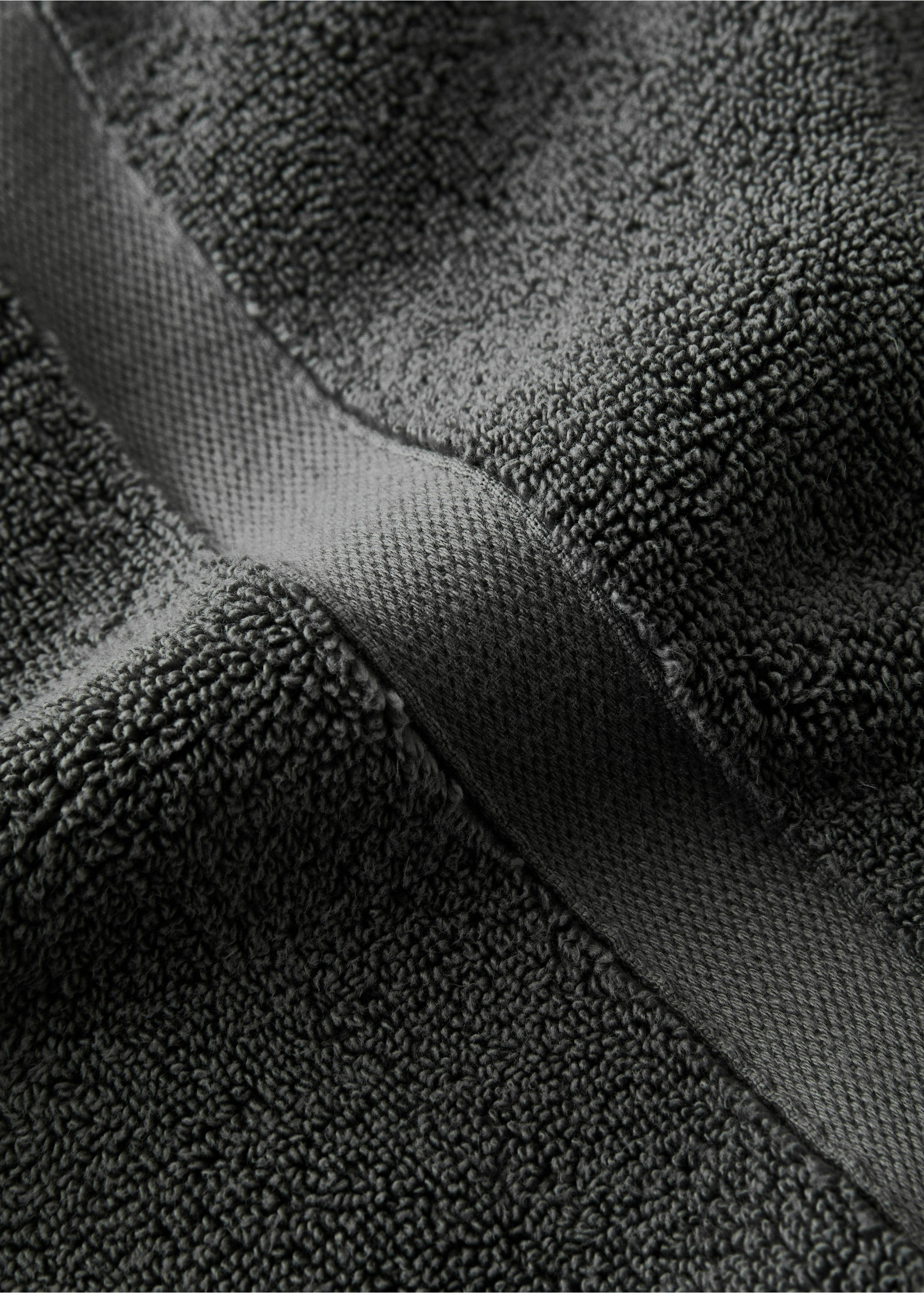 Serviette de bain extra douce - Détail de l'article 1, Gris foncé. Ref: 27011542-00.