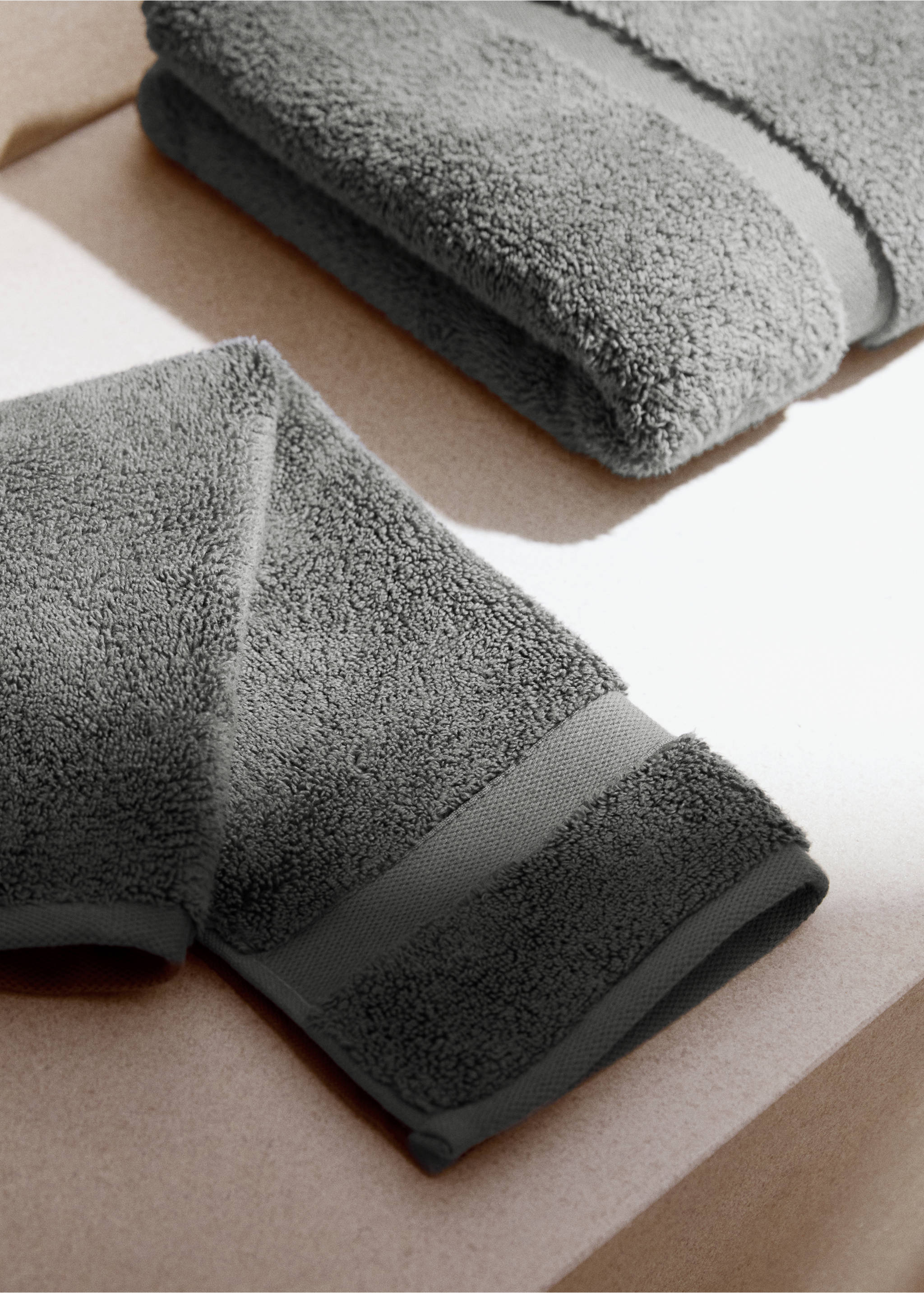 Extra-soft hand towel - General plane, Dark Grey. Ref: 27011544-00.