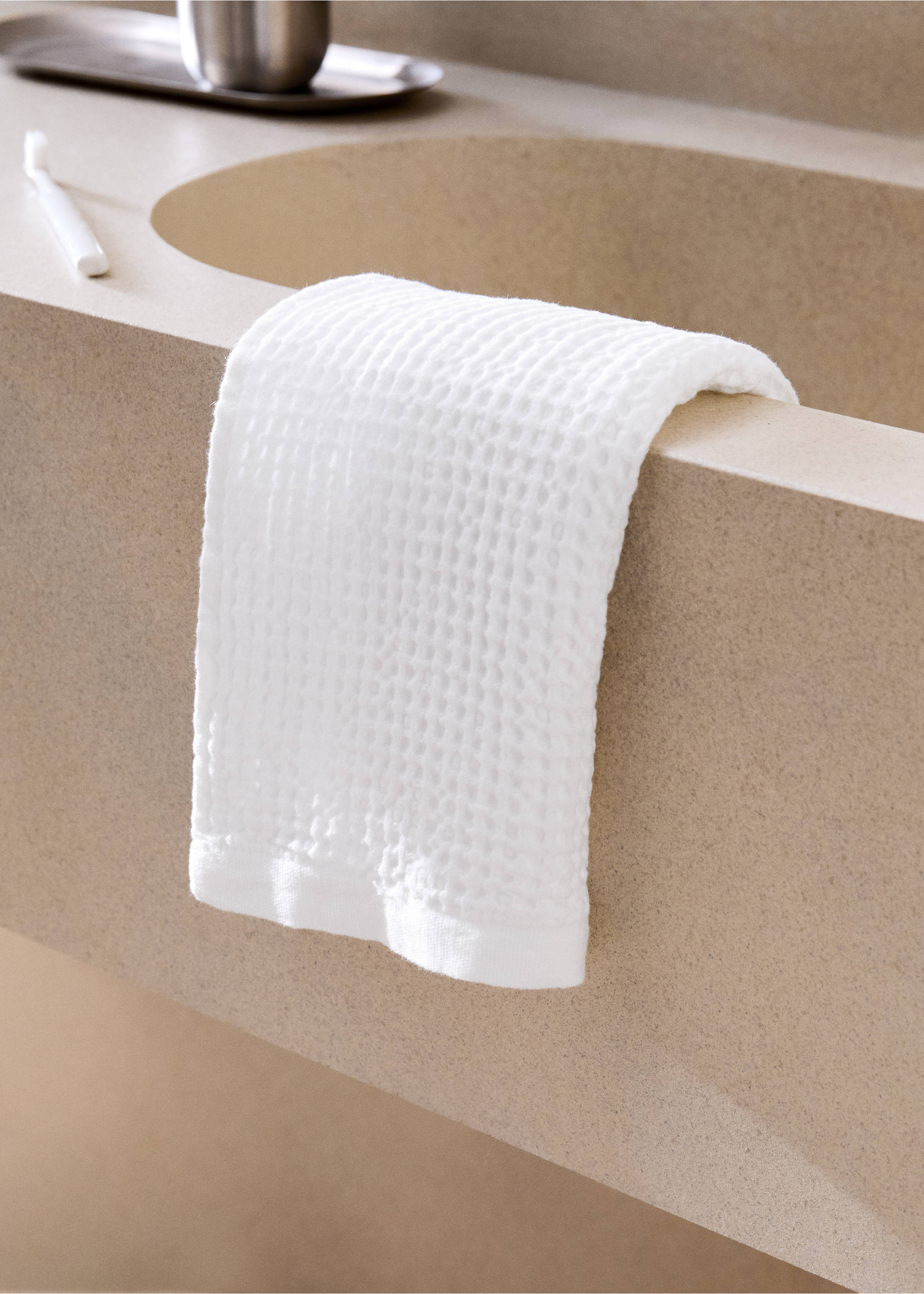 Bavlněný froté ručník na ruce s vaflovým vzorem - Celkový náhled, Bílá. Ref: 27011549-00.