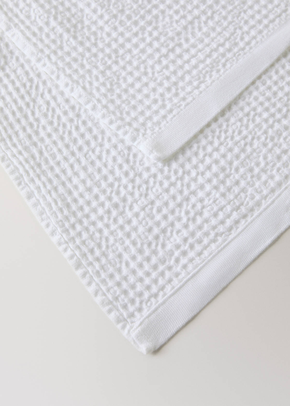 Waffle cotton washbasin towel — White