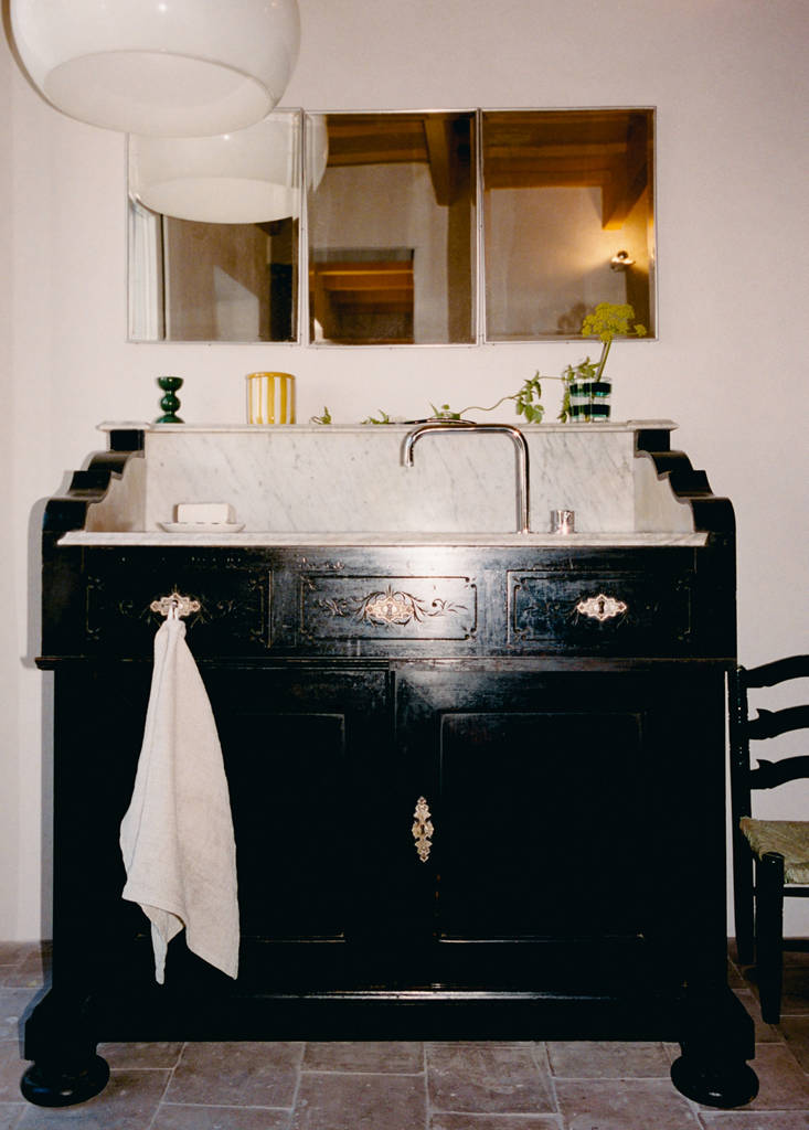 Waffle cotton washbasin towel — White