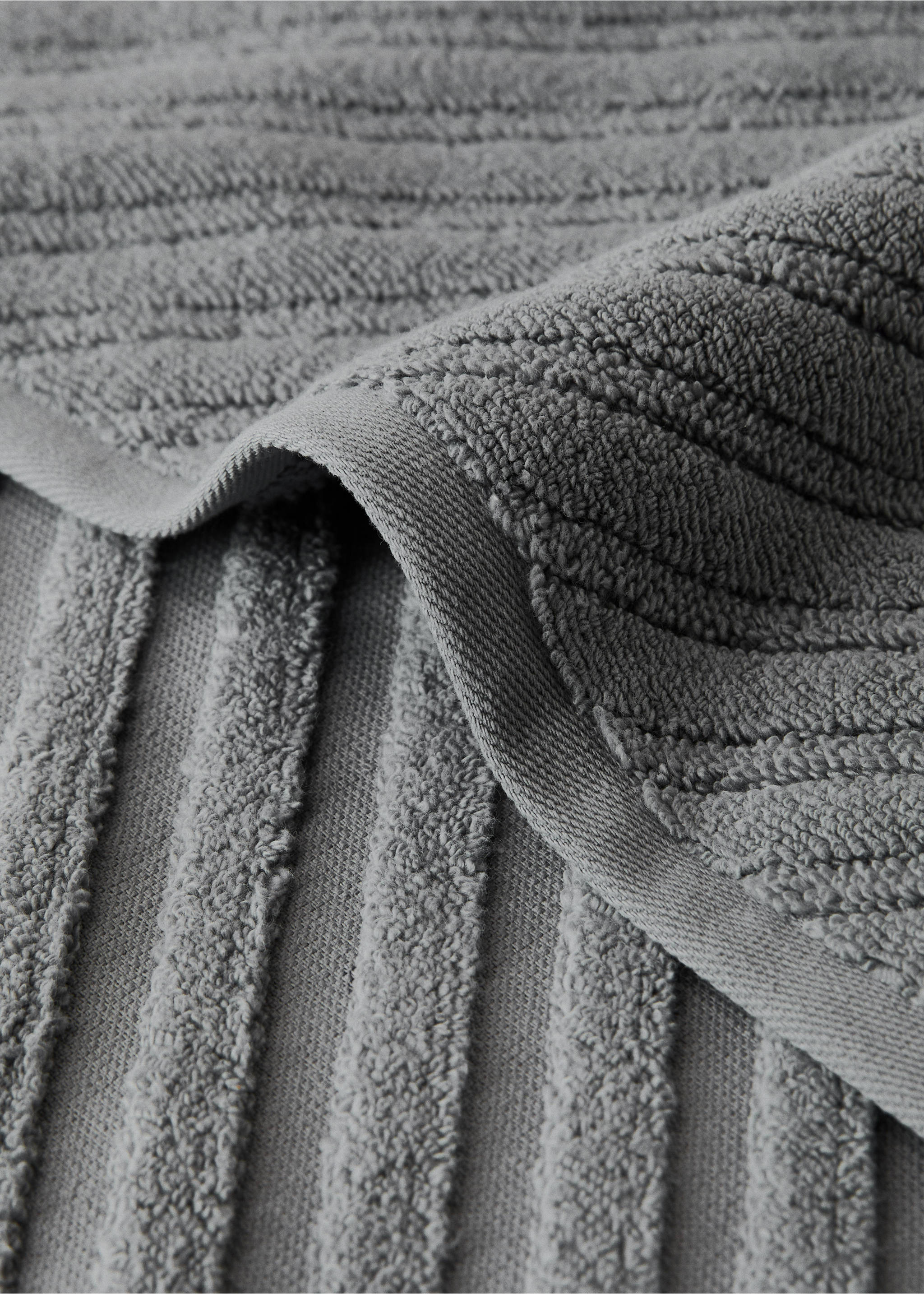Guest towel with diagonal structure terry cotton - Details of the article 1, Indigo Blue. Ref: 27011552-00.