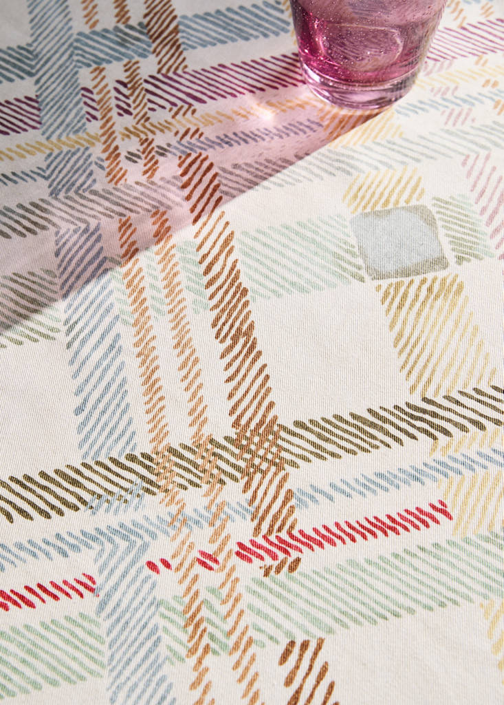 Multicoloured checked cotton tablecloth for 6 to 8 diners — Lilac