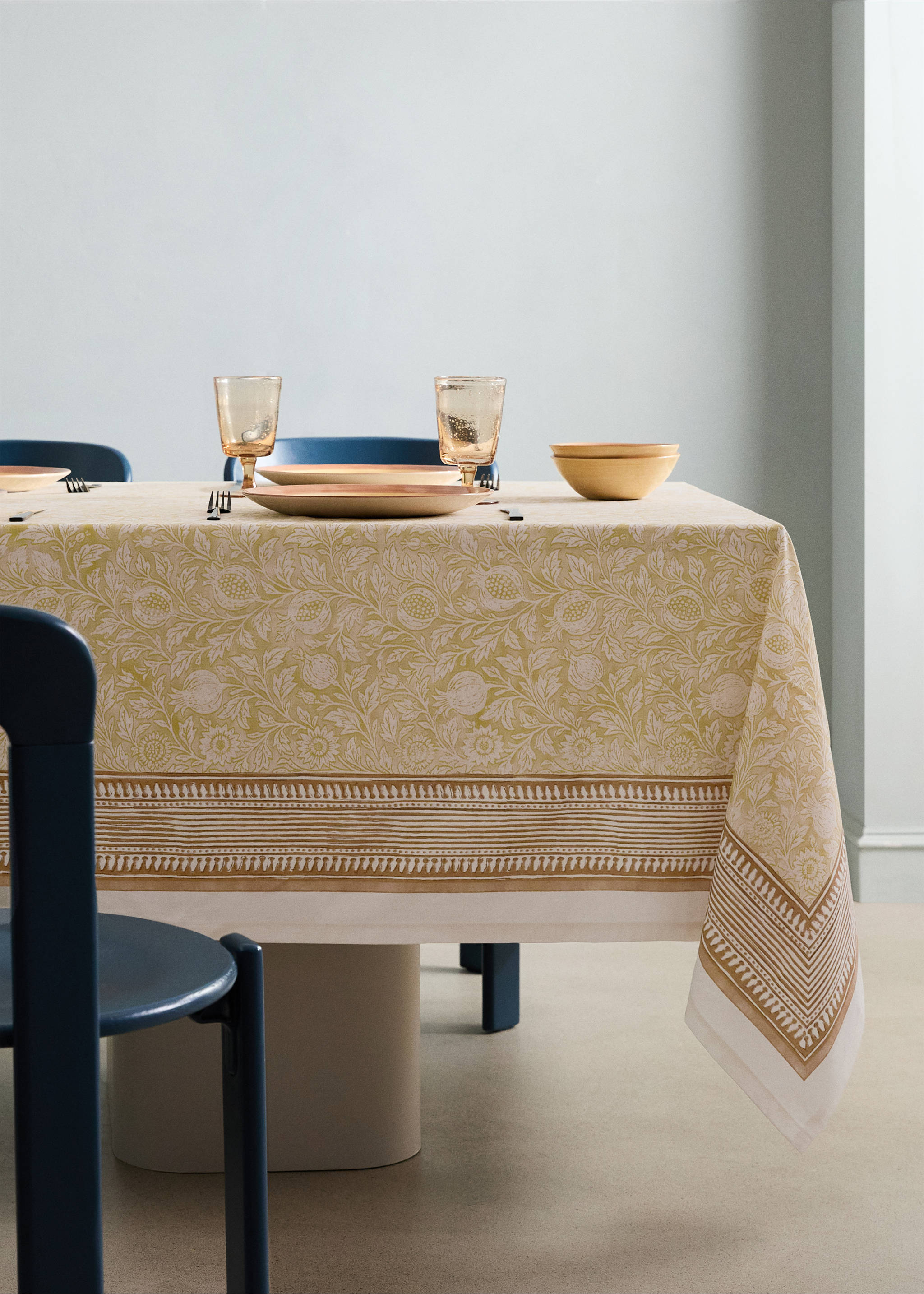 Block print style cotton tablecloth for 8 to 10 guests - General plane, Yellow. Ref: 27011564-00.