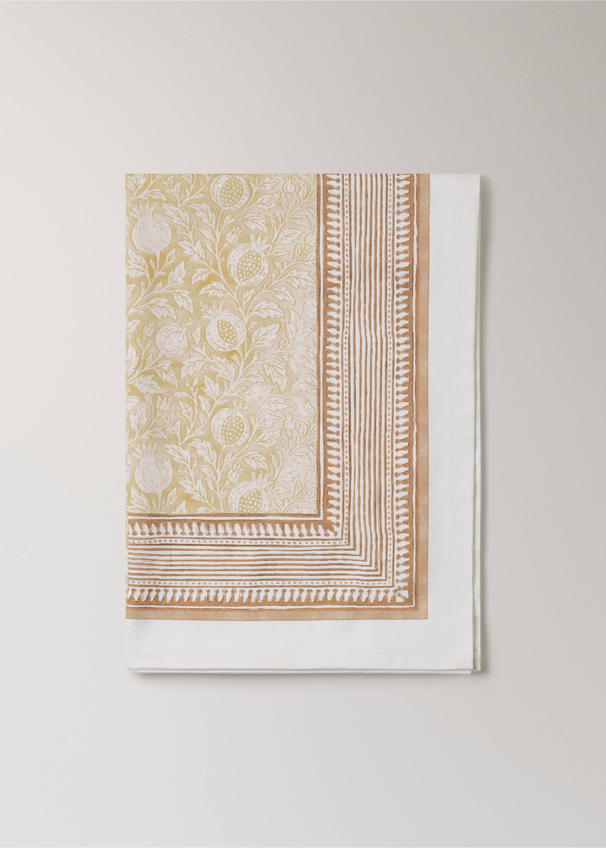 Block print style cotton tablecloth for 8 to 10 guests - Article without model, Yellow. Ref: 27011564-00.