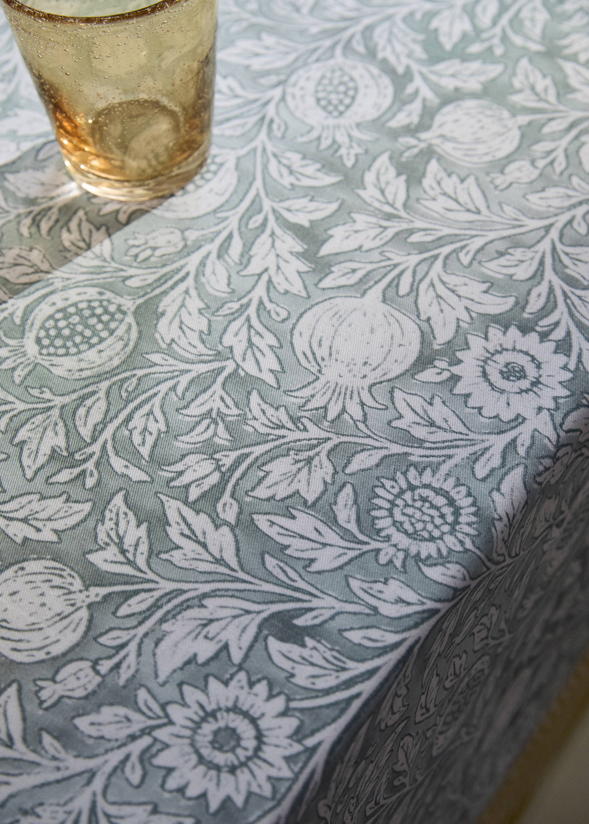 Block print style cotton tablecloth for 6 to 8 guests - Details of the article 7