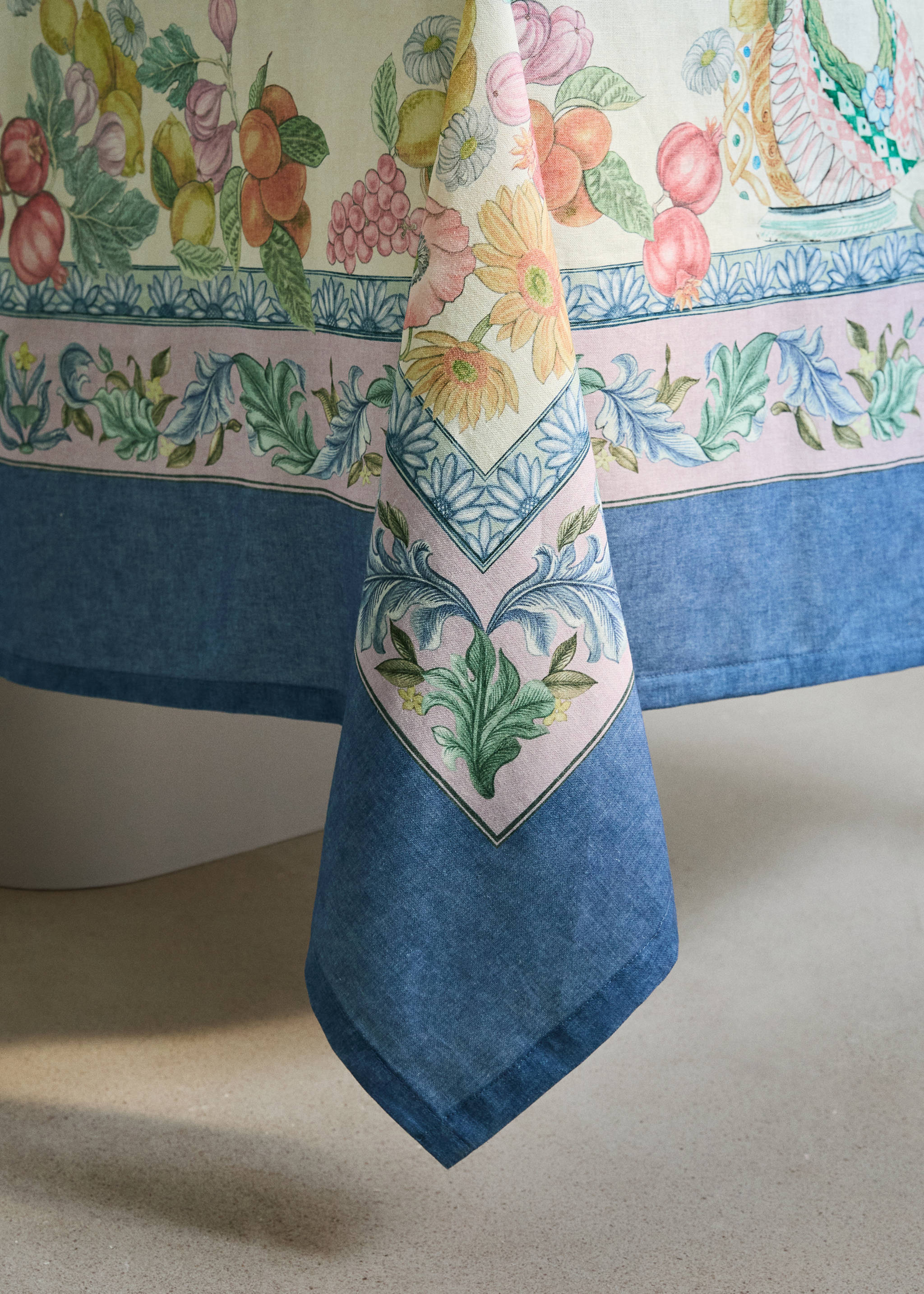 Fruit print cotton linen tablecloth for 6 to 8 people - Details of the article 7