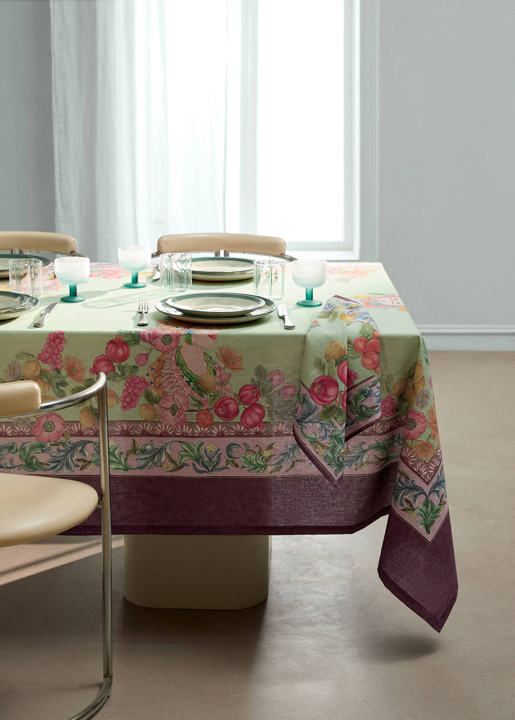 Fruit print cotton linen tablecloth for 6 to 8 people - General plane