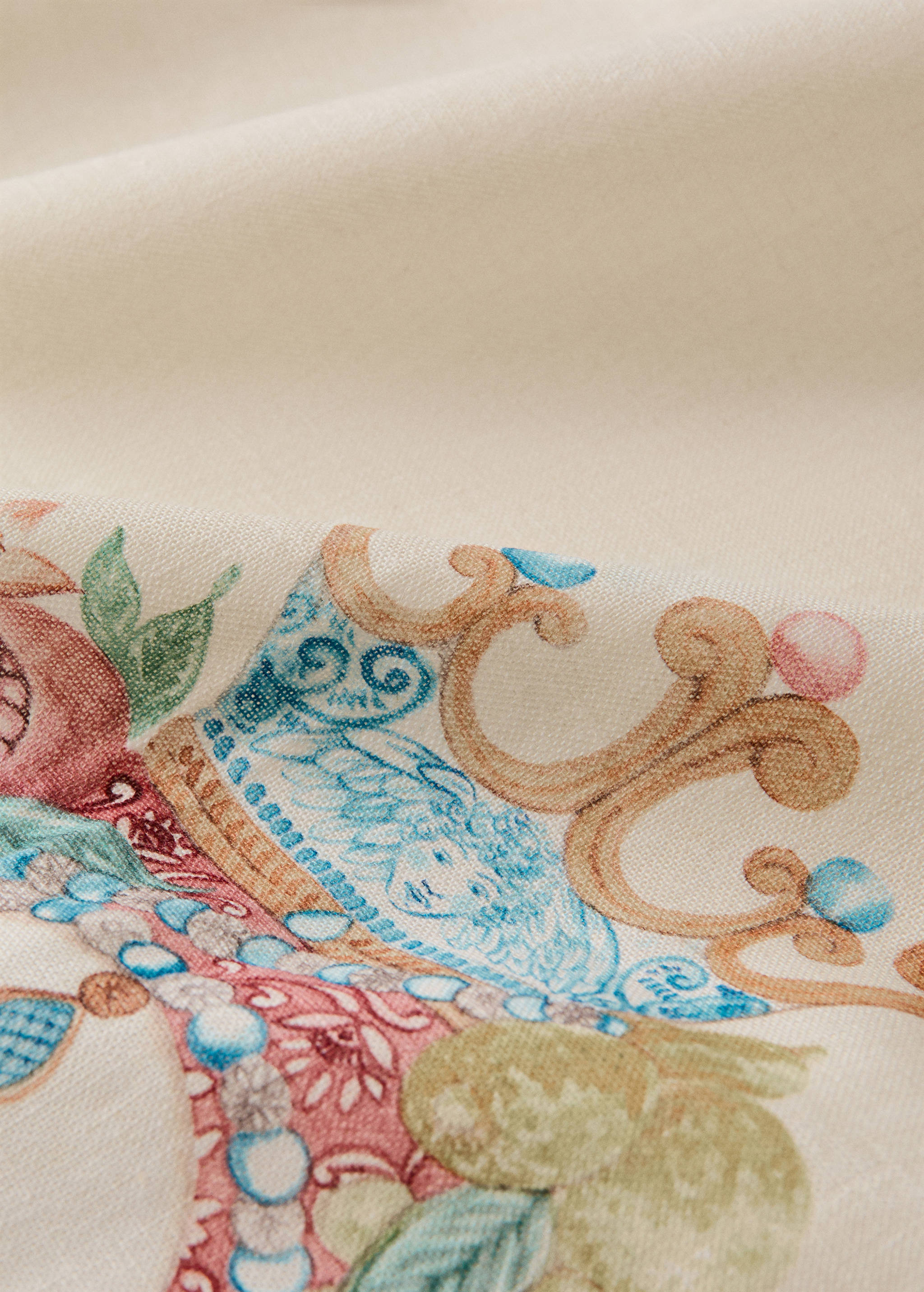 Fruit print cotton linen tablecloth for 2 to 4 people - Details of the article 1