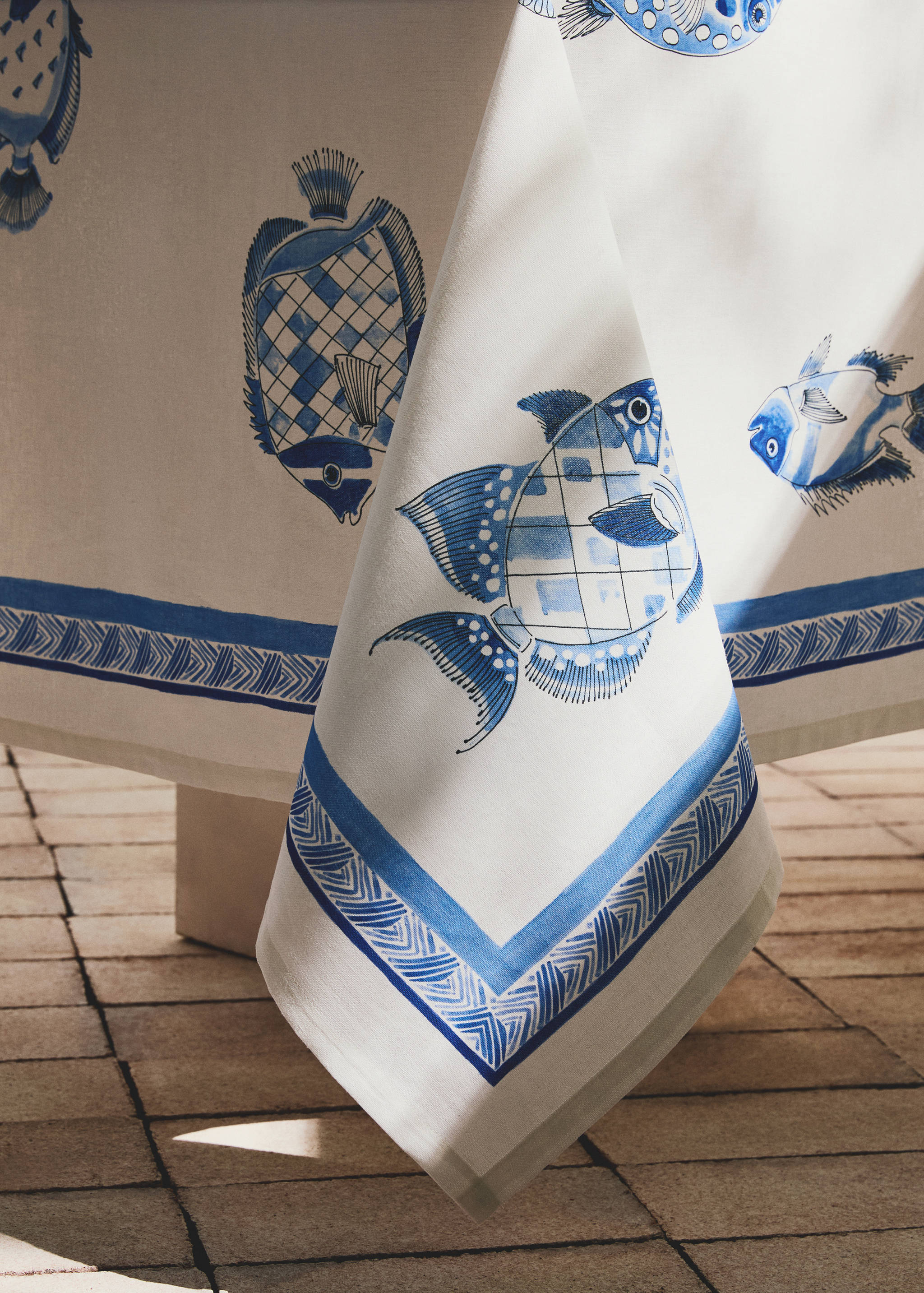 Cotton linen tablecloth with nautical motifs for 8 to 10 diners - Details of the article 8
