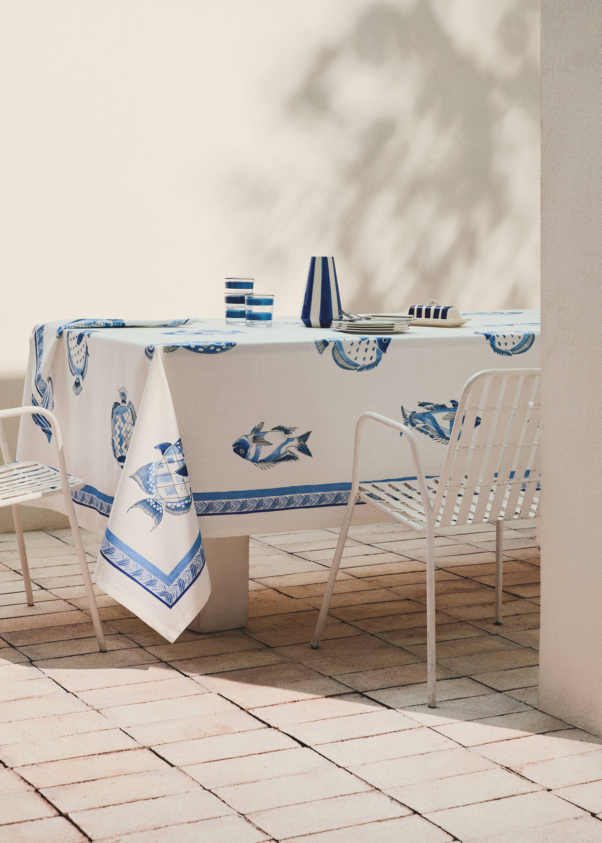 Cotton linen tablecloth with nautical motifs for 6 to 8 diners - General plane