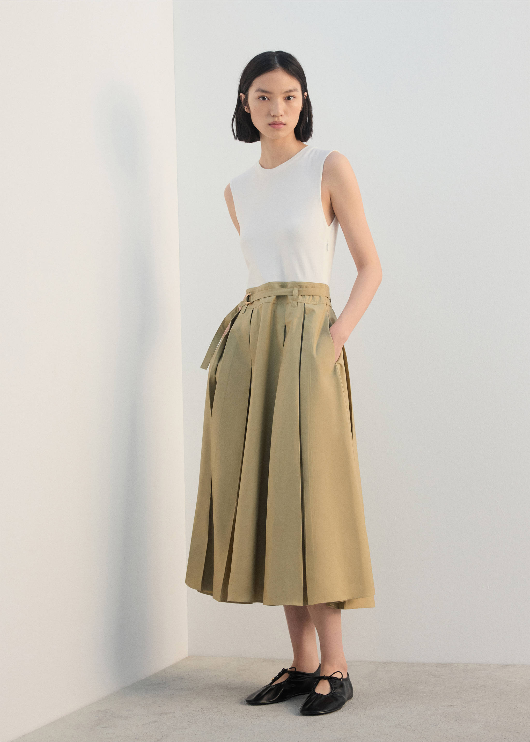 Flared midi-dress with belt - General plane, Medium Brown. Ref: 27012544-00.