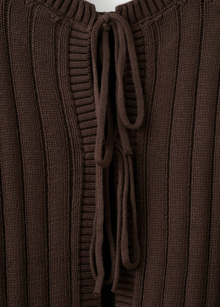 Knitted ribbed sweater — Brown