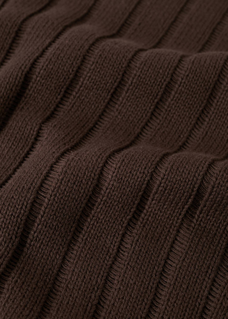 Knitted ribbed sweater — Brown