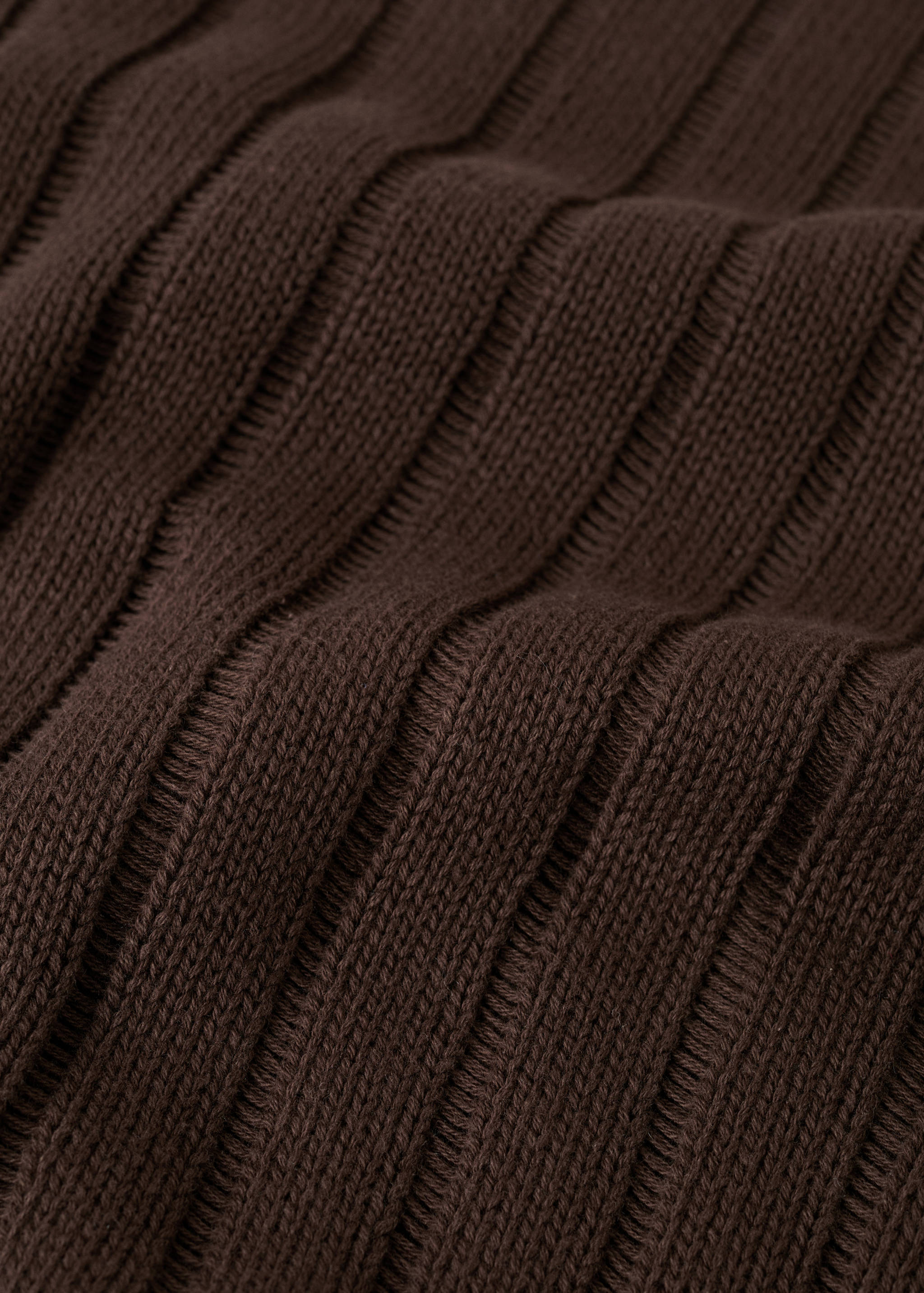 Knitted ribbed sweater - Details of the article 0